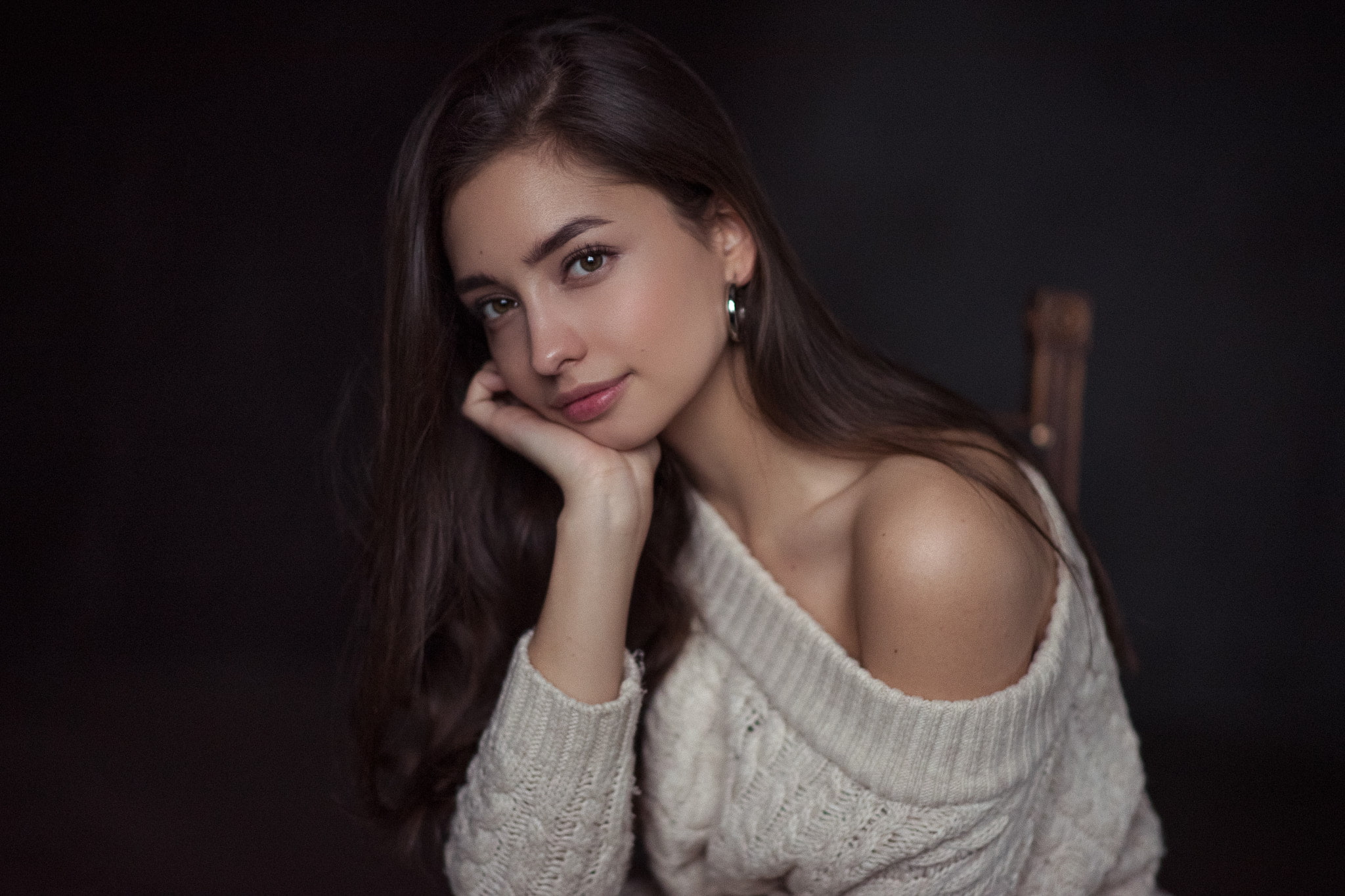 white sweater, portrait, simple background, 1080P, face, chair, women, HD Wallpaper