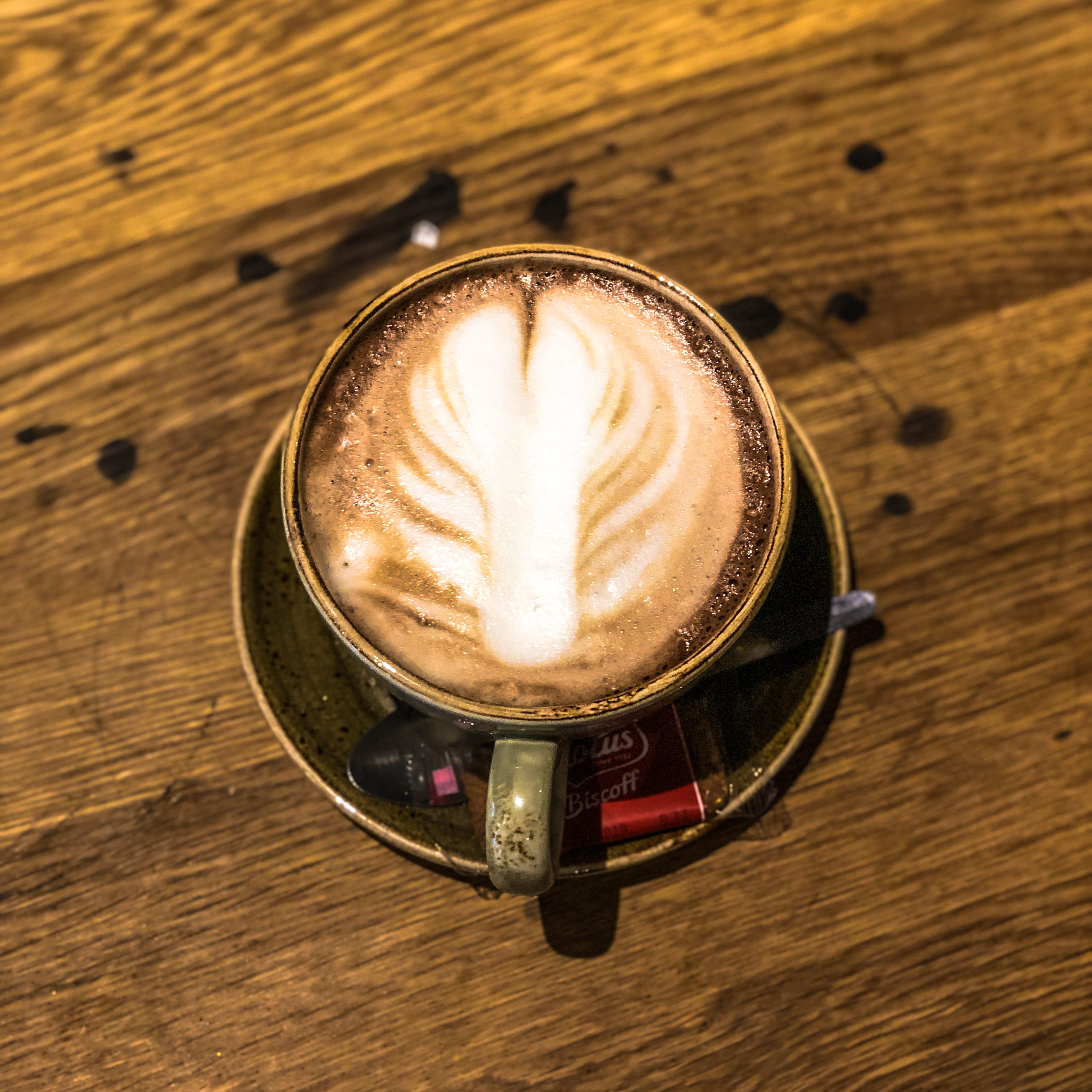 united kingdom, cafe nerro, froth art, table, crockery, restaurant, hot, no people, furniture, mug, directly above, coffee cup, the artisan, closeup, close-up, Phone HD Wallpaper