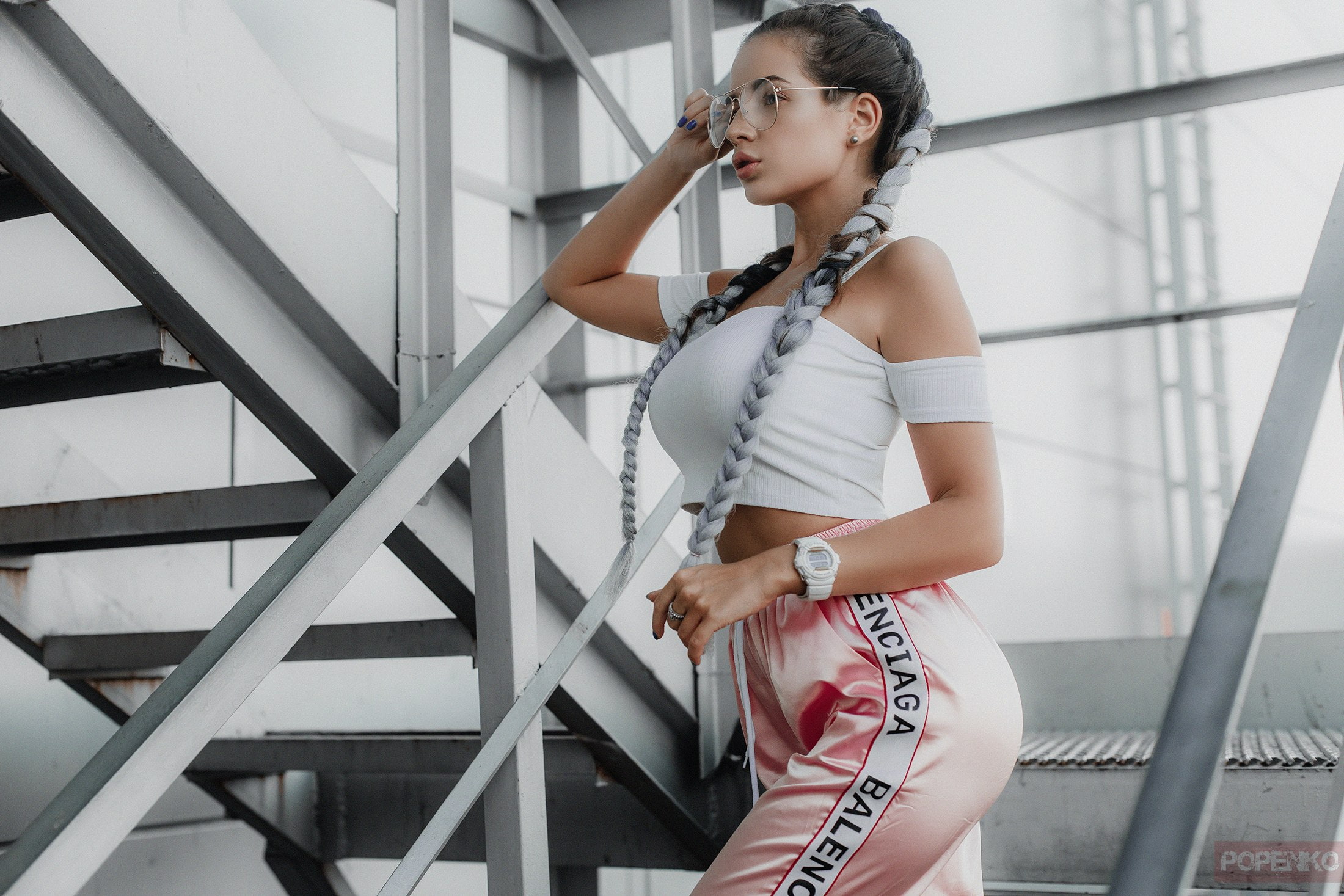 built structure, staircase, standing, young adult, beauty, real people, one person, stairs, beautiful woman, 1080P, hairstyle, Andrey Popenko, railing, HD Wallpaper