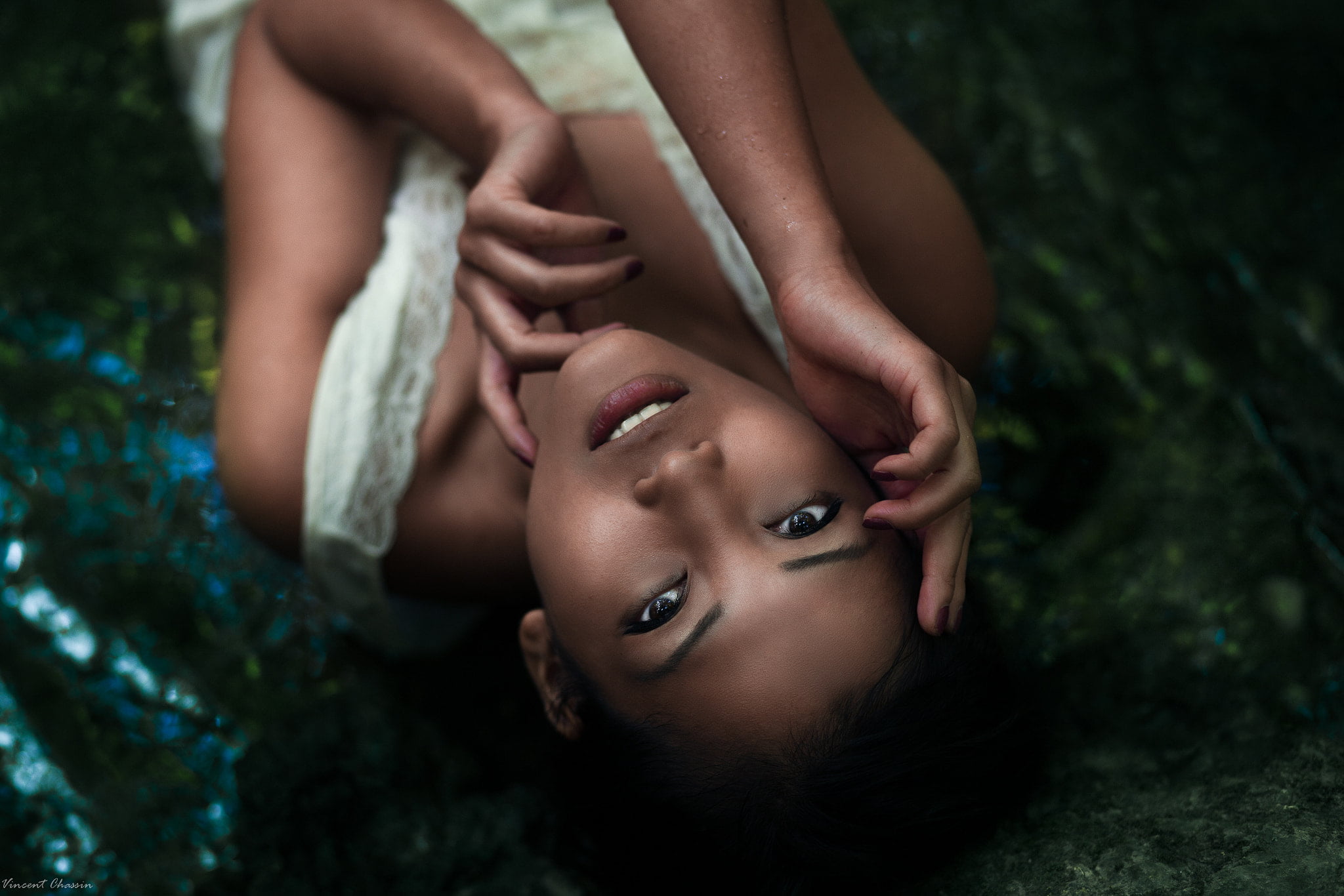 leisure activity, women, water drops, focus on foreground, young adult, 1080P, hand, ebony, lifestyles, human body part, lying down, close-up, people, HD Wallpaper