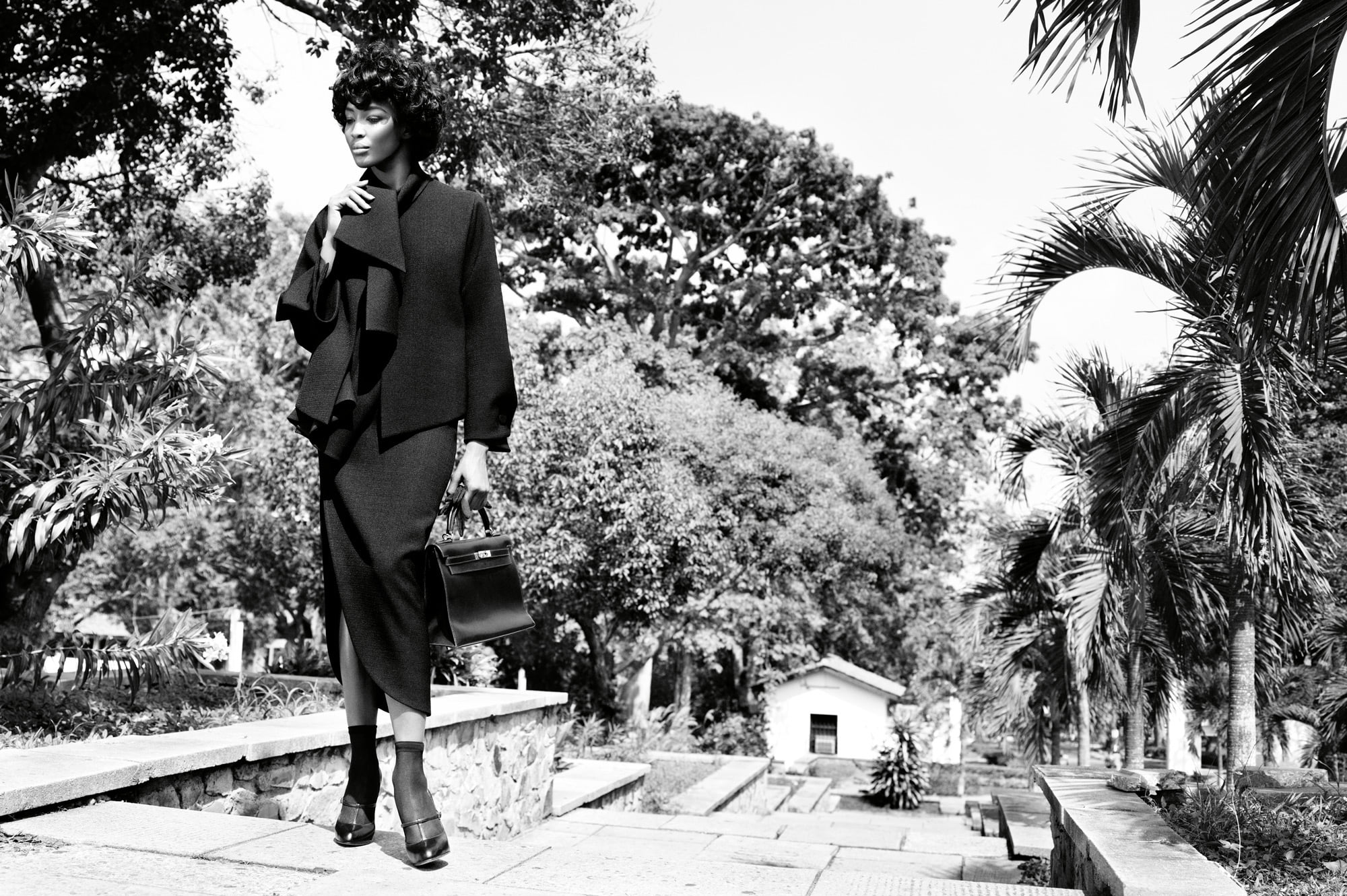 leisure activity, ebony, monochrome, city, women, full length, nature, tree, rear view, adult, supermodel, 1080P, lifestyles, men, growth, plant, real people, HD Wallpaper