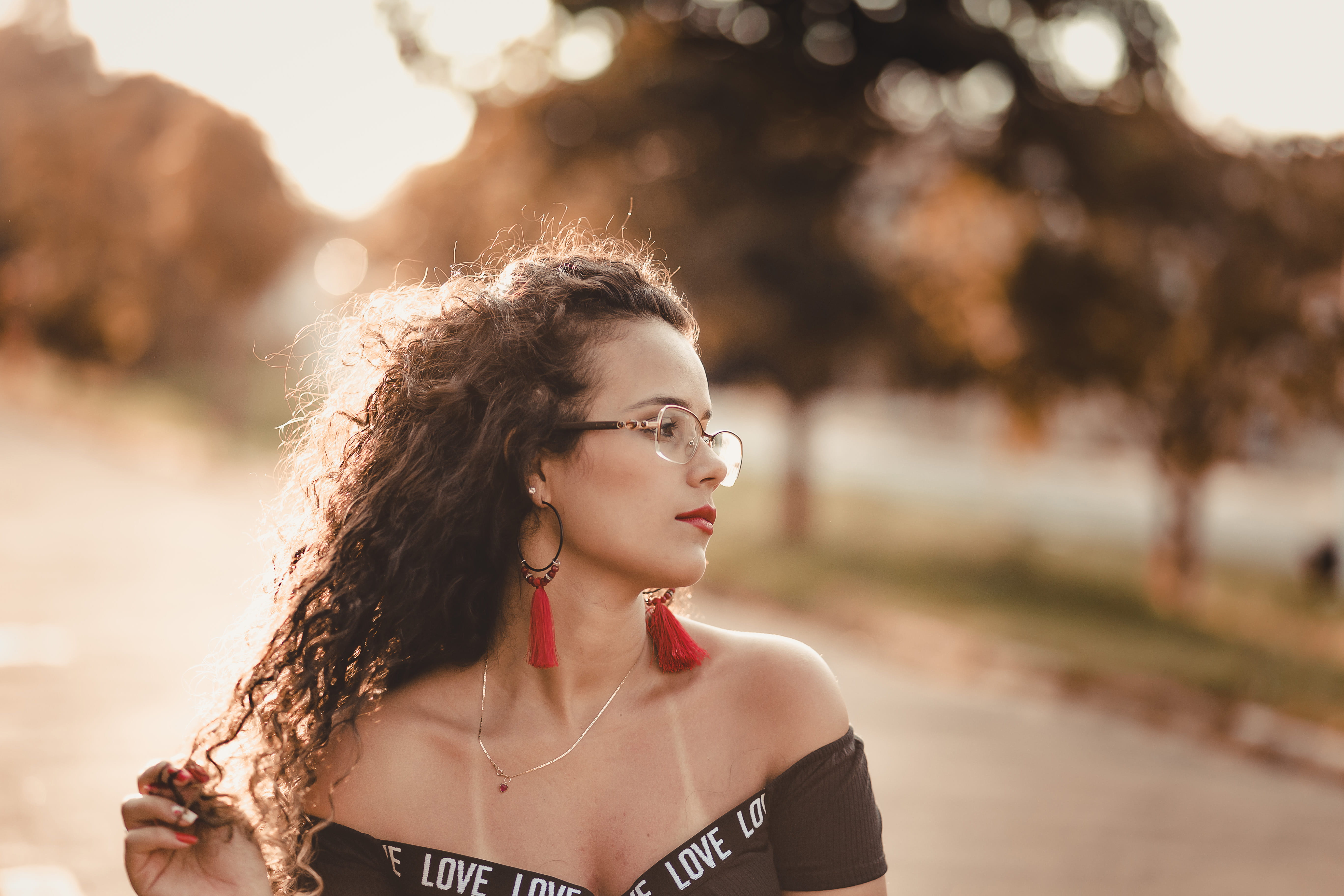 glasses, focus on foreground, real people, one person, beauty, photo, top, face, close-up, glamour, adult, portrait, young women, women, hairstyle, pose, HD Wallpaper