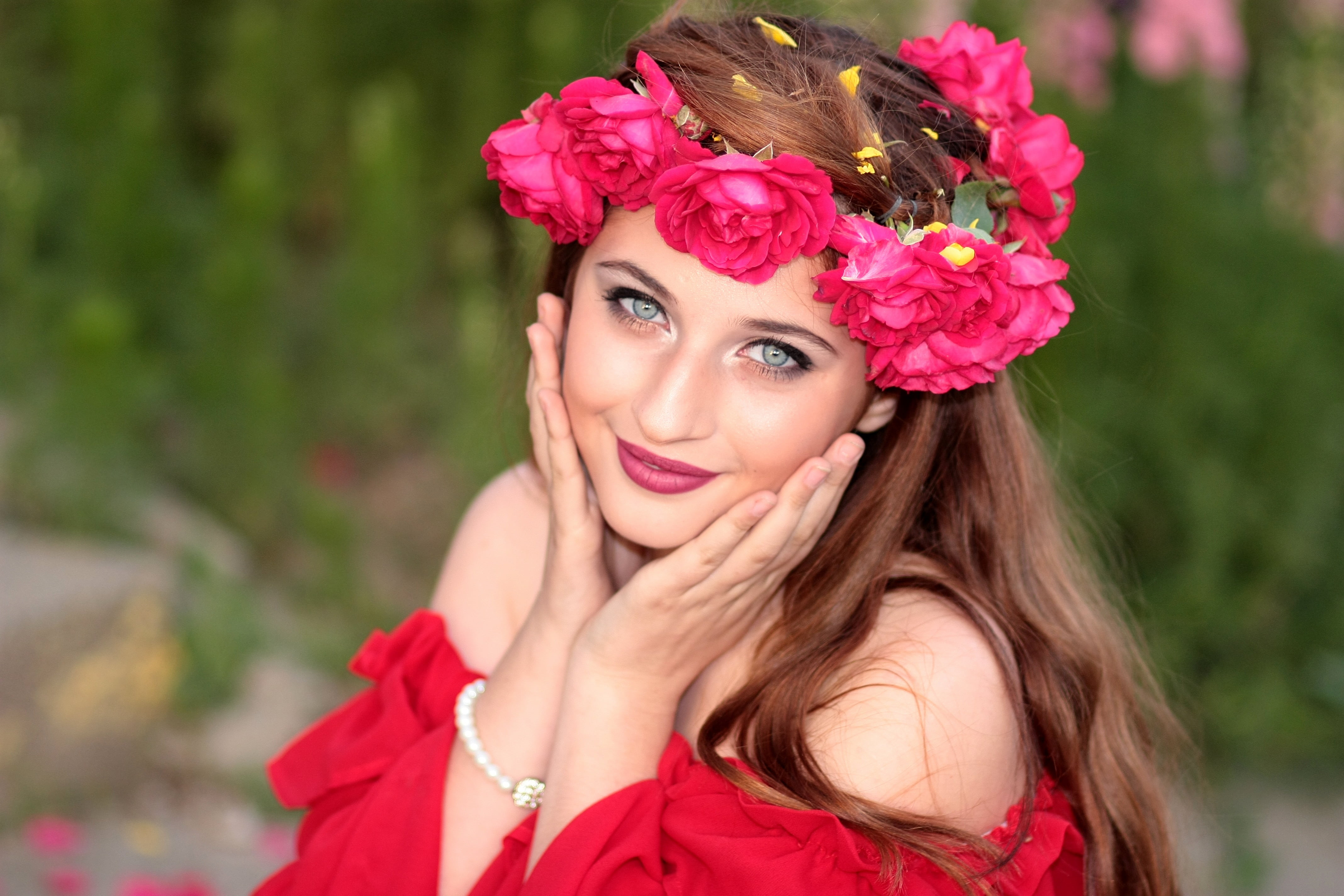 laurel wreath, beauty, shoulder, beautiful woman, smiling, hair, plant, looking at camera, flowers, shirt, headdress, portrait, long hair, close-up, beautiful people, HD Wallpaper
