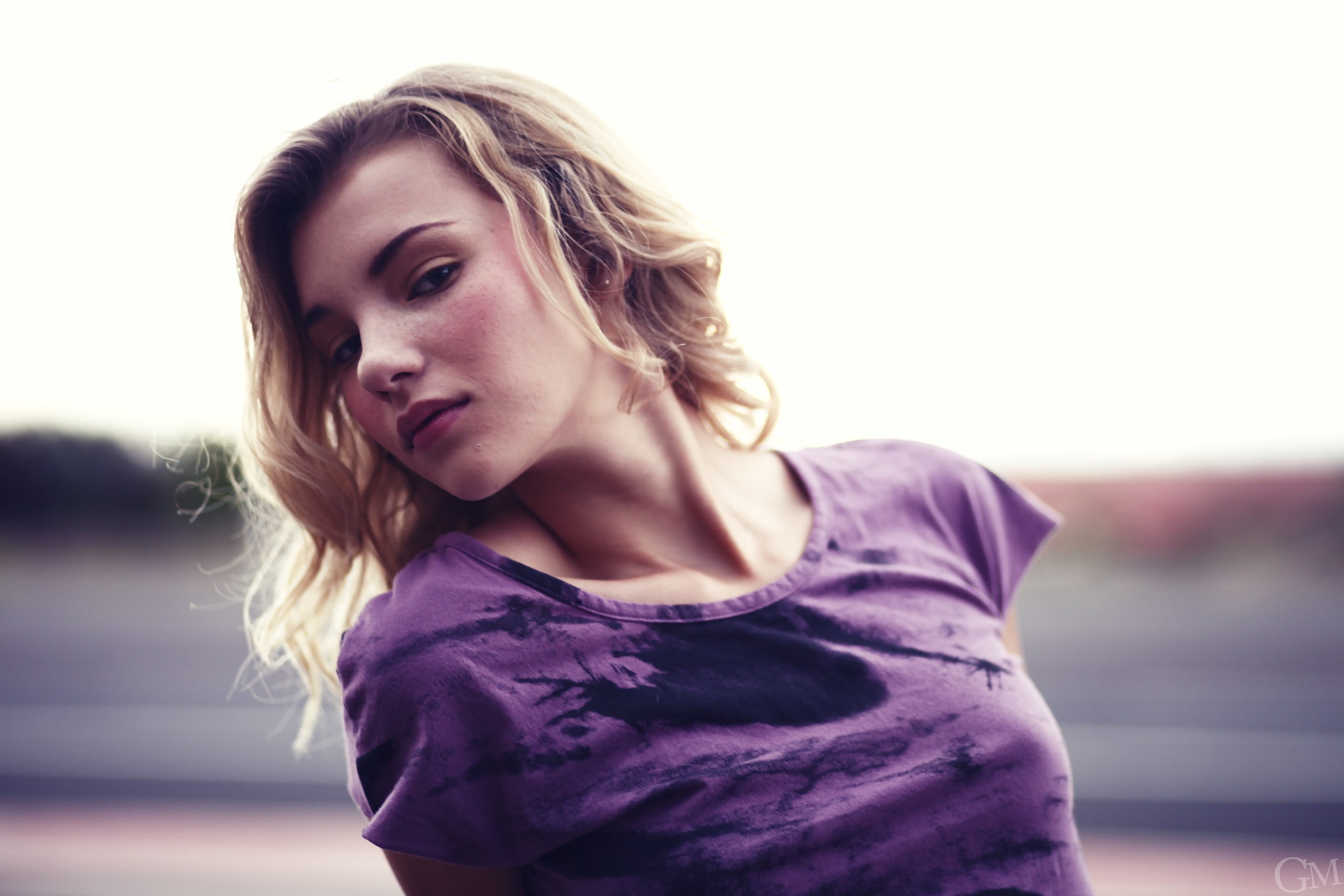 looking at viewer, blonde, T-shirt, women, 2K, Rachel Ann Yampolsky, HD Wallpaper