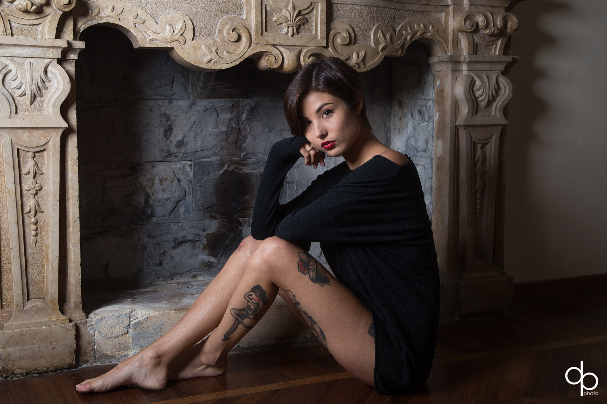 sitting, young women, Giorgia Soleri, looking at camera, 1080P, leisure activity, young adult, contemplation, front view, real people, adult, red lipstick, HD Wallpaper