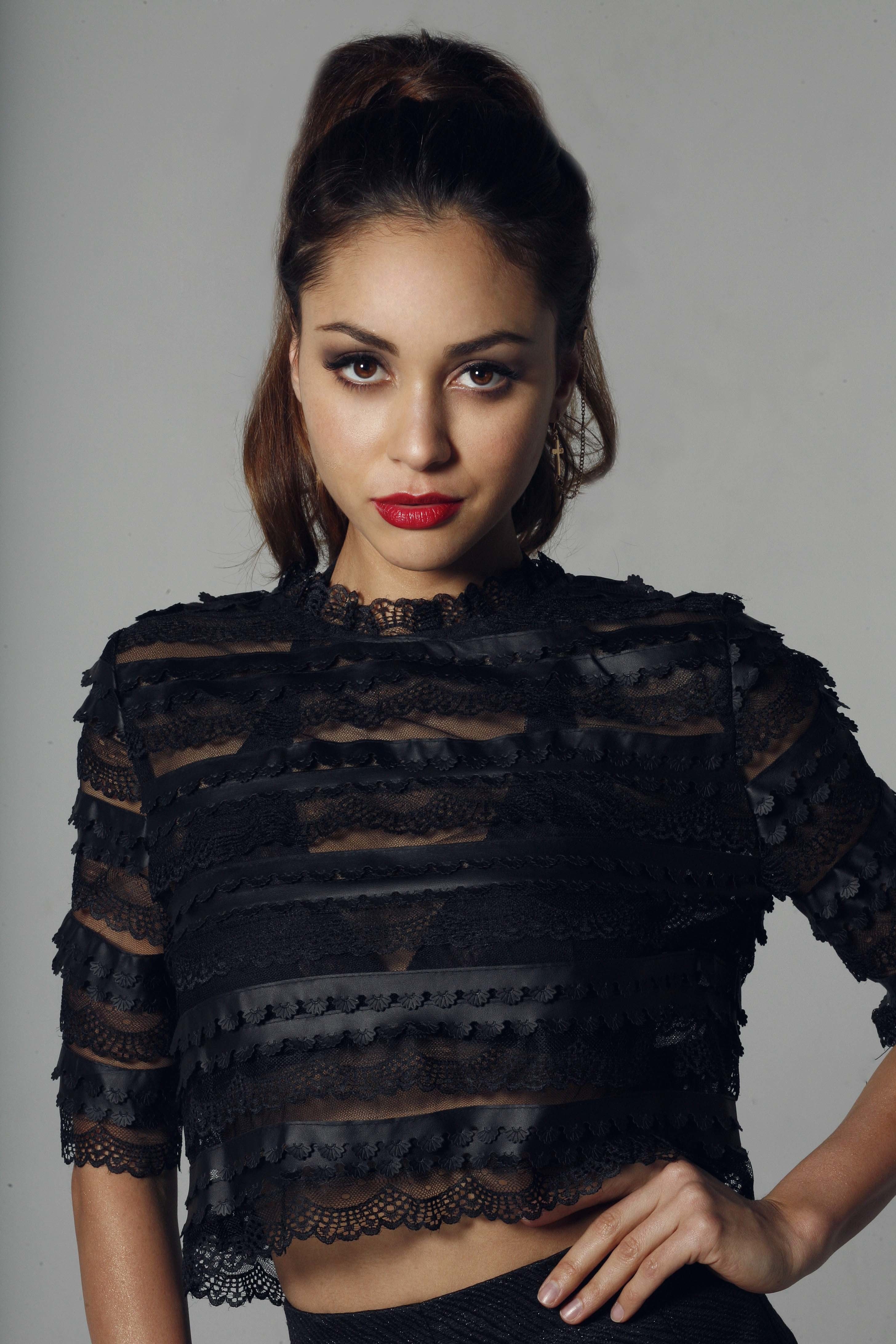 4K, celebrity, actress, portrait display, brunette, Latinas, Lindsey Morgan, Phone HD Wallpaper