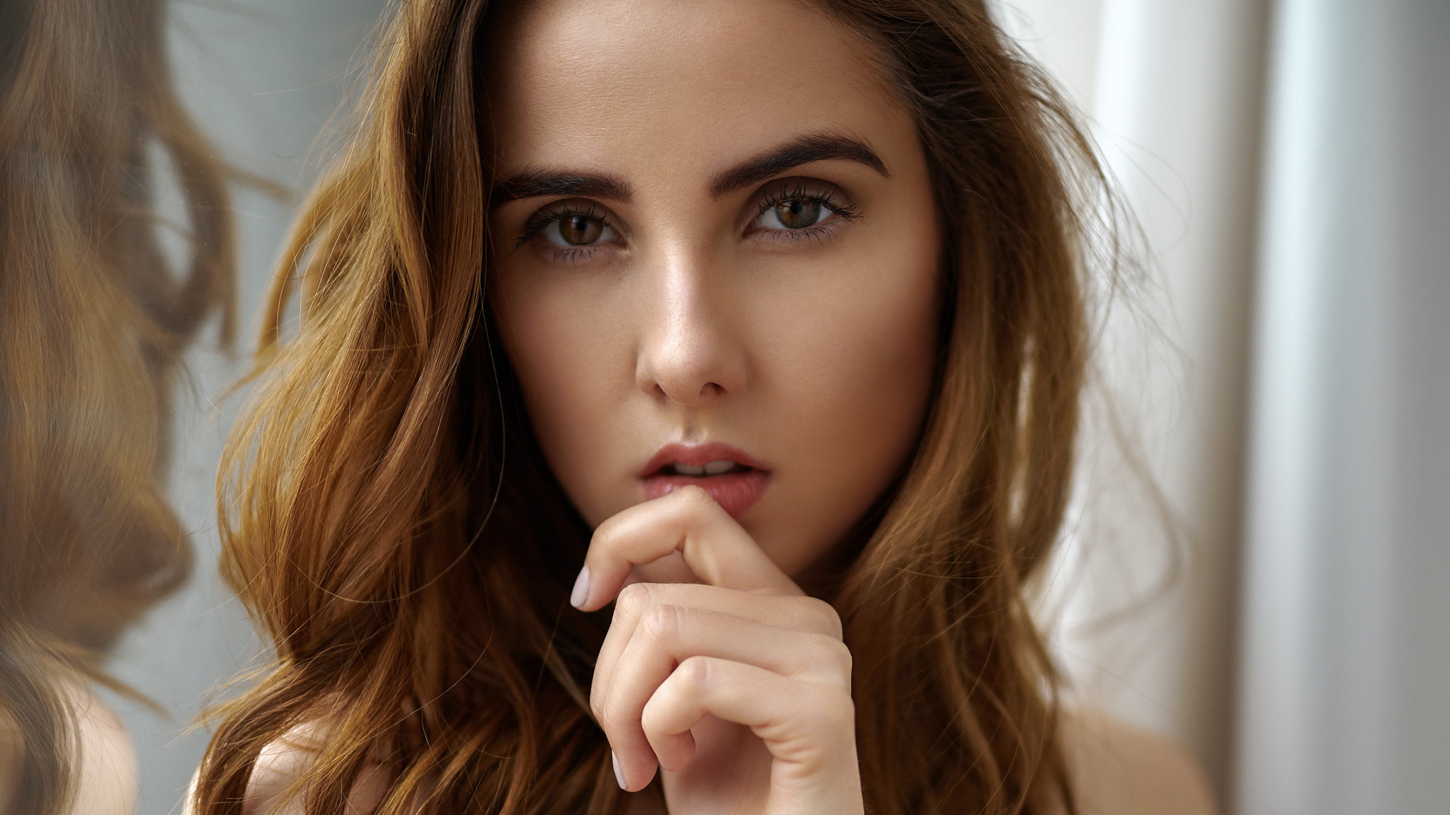 reflection, portrait, finger on lips, women, 1080P, blonde, pink nails, face, HD Wallpaper
