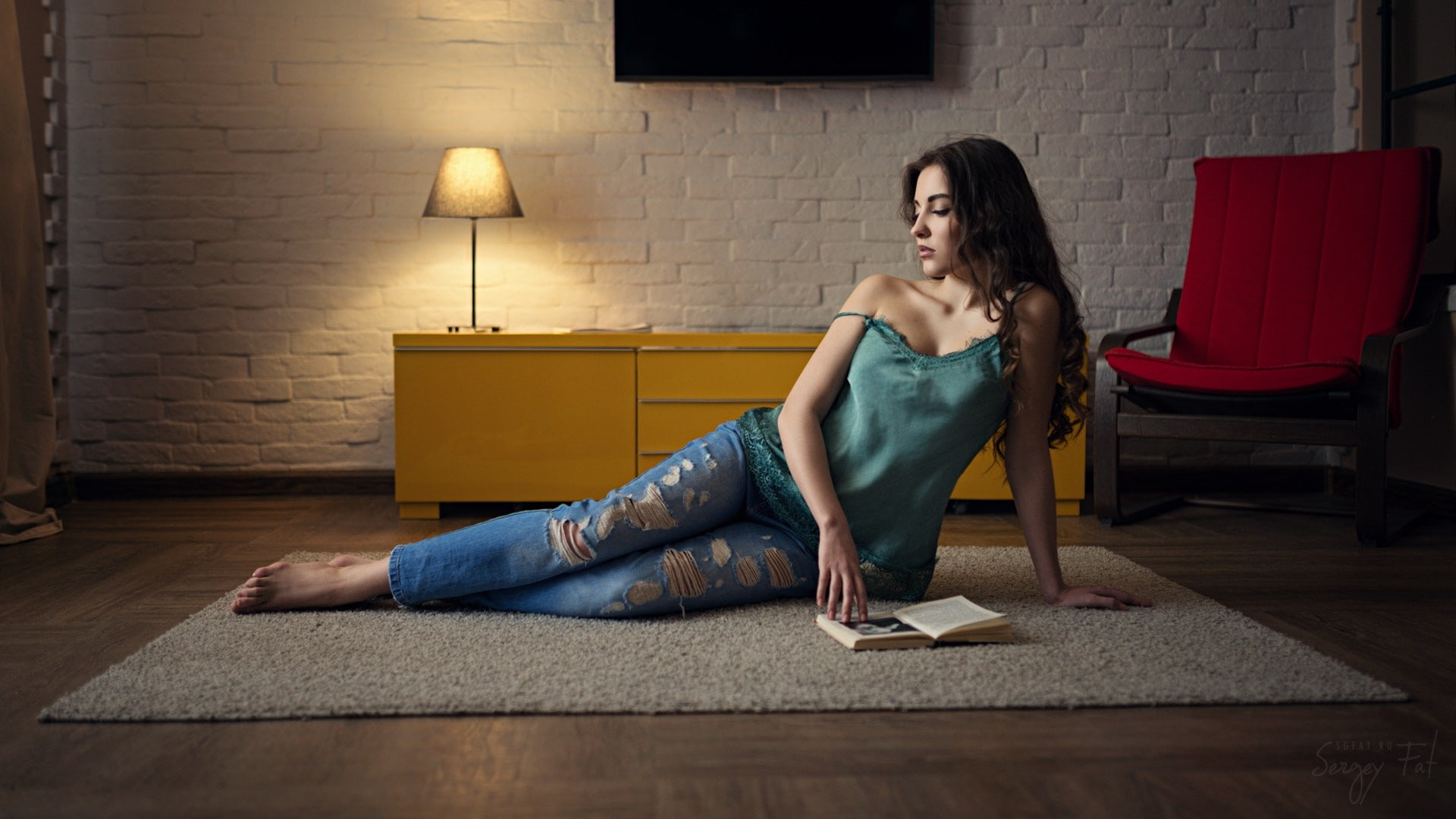 women, portrait, on the floor, Sergey Fat, 1080P, torn jeans, HD Wallpaper