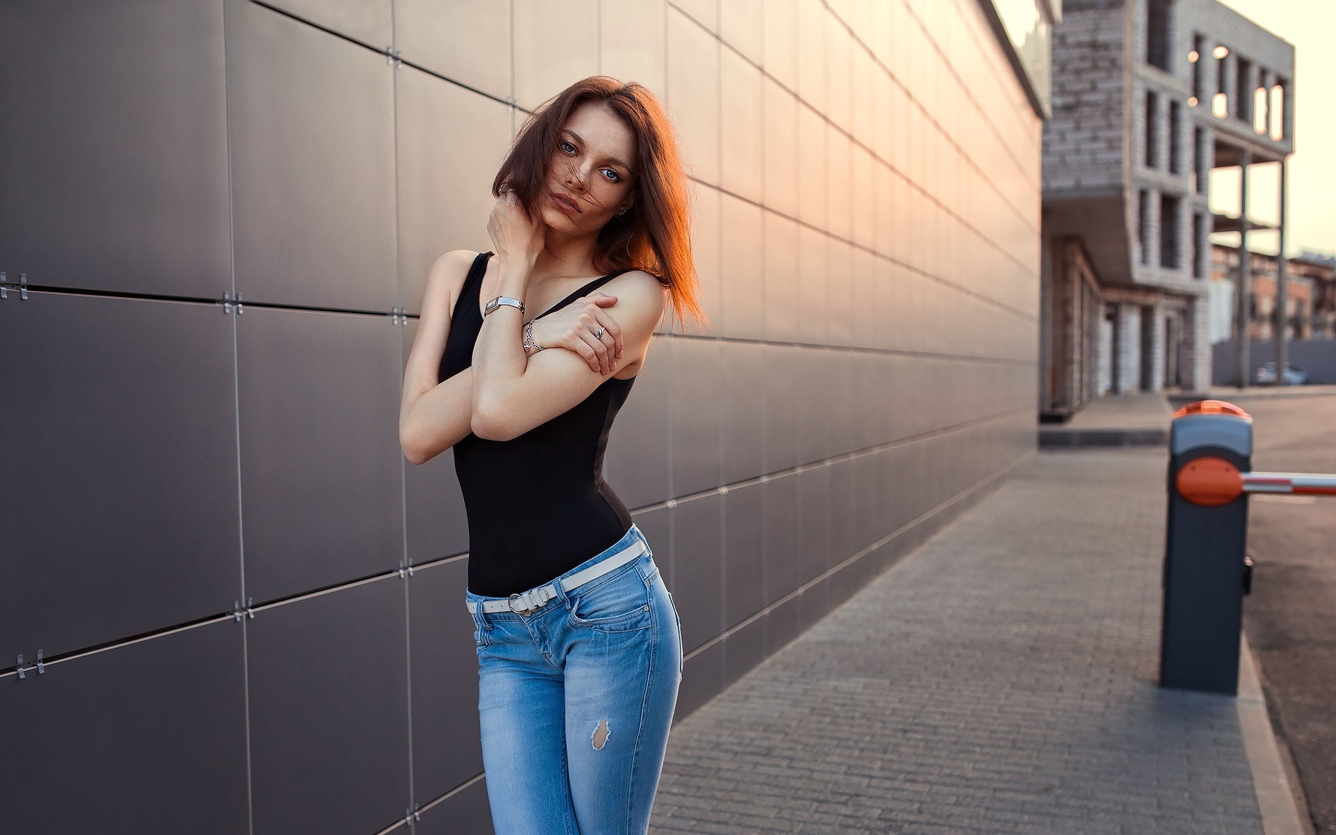women, smiling, casual clothing, hair, adult, Katya, 1080P, architecture, wall - building feature, looking at camera, built structure, outdoors, brunette, HD Wallpaper