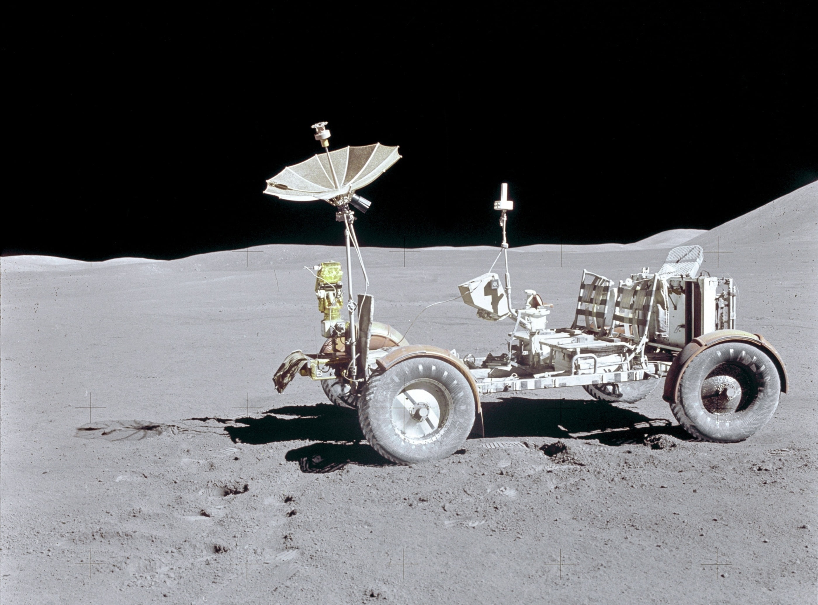 landscape, 2K, moon, business finance and industry, Vehicle, mode of transportation, outdoors, transportation, gray, stationary, car, no people, motor vehicle, HD Wallpaper