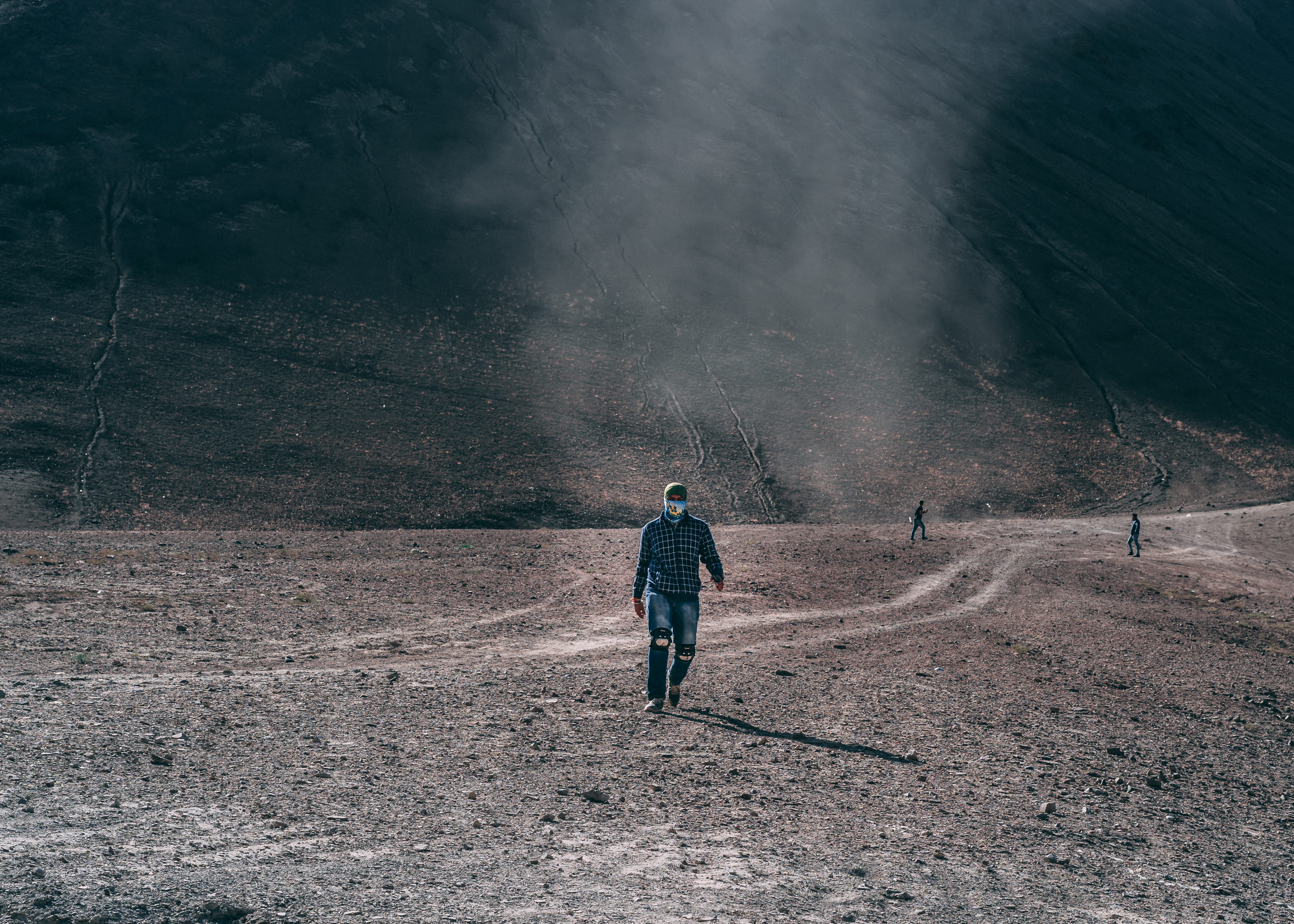 human, holiday, sonya7iii, lifestyles, walking, daytime, men, incredibleindia, 4K, beauty in nature, vacations, magentichill, nature, land, hiking, road, HD Wallpaper