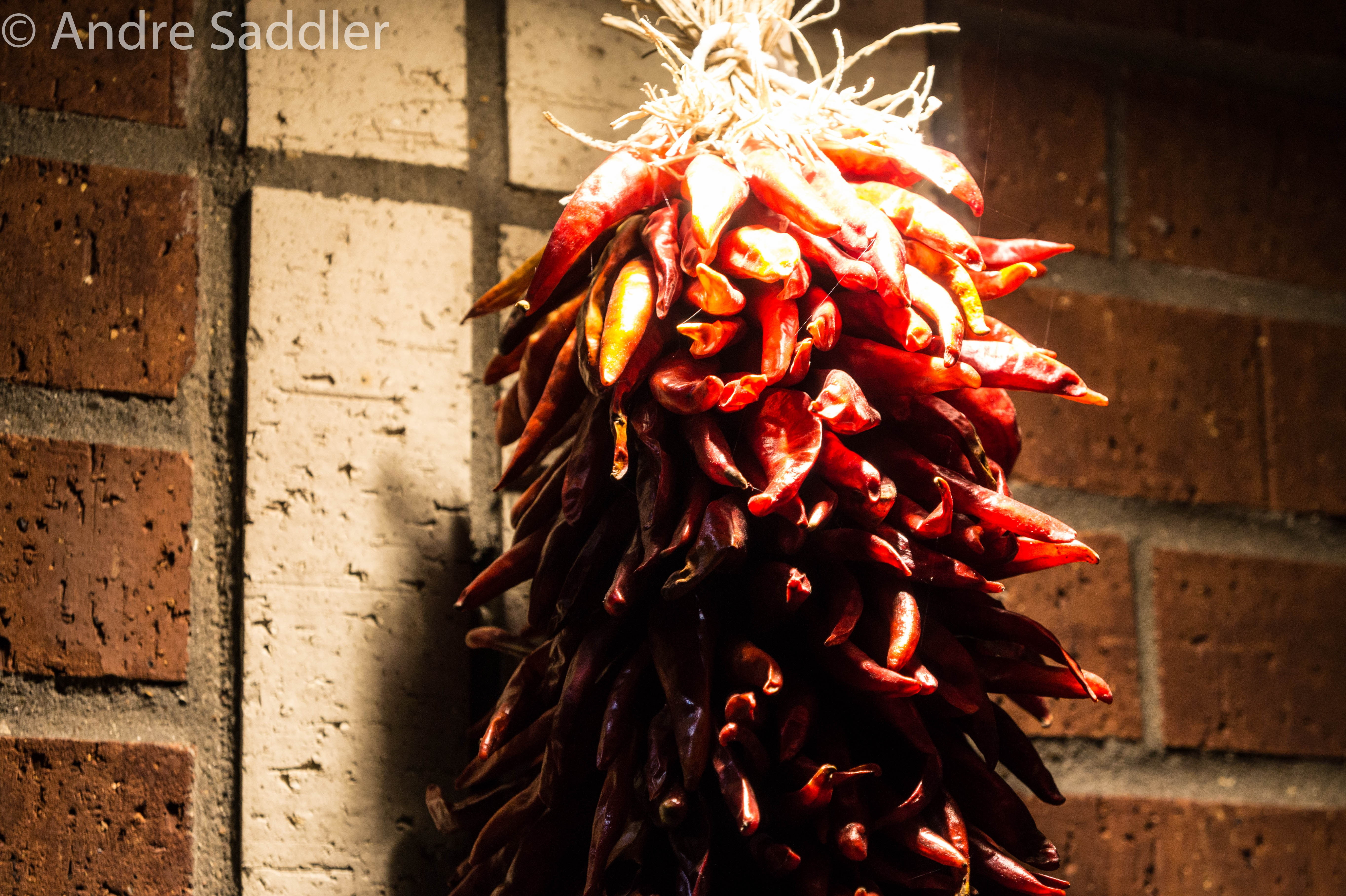 food, 5K, still life, hanging, focus on foreground, food and drink, day, spice, wall - building feature, wellbeing, freshness, pepper, chili pepper, red chili pepper, HD Wallpaper
