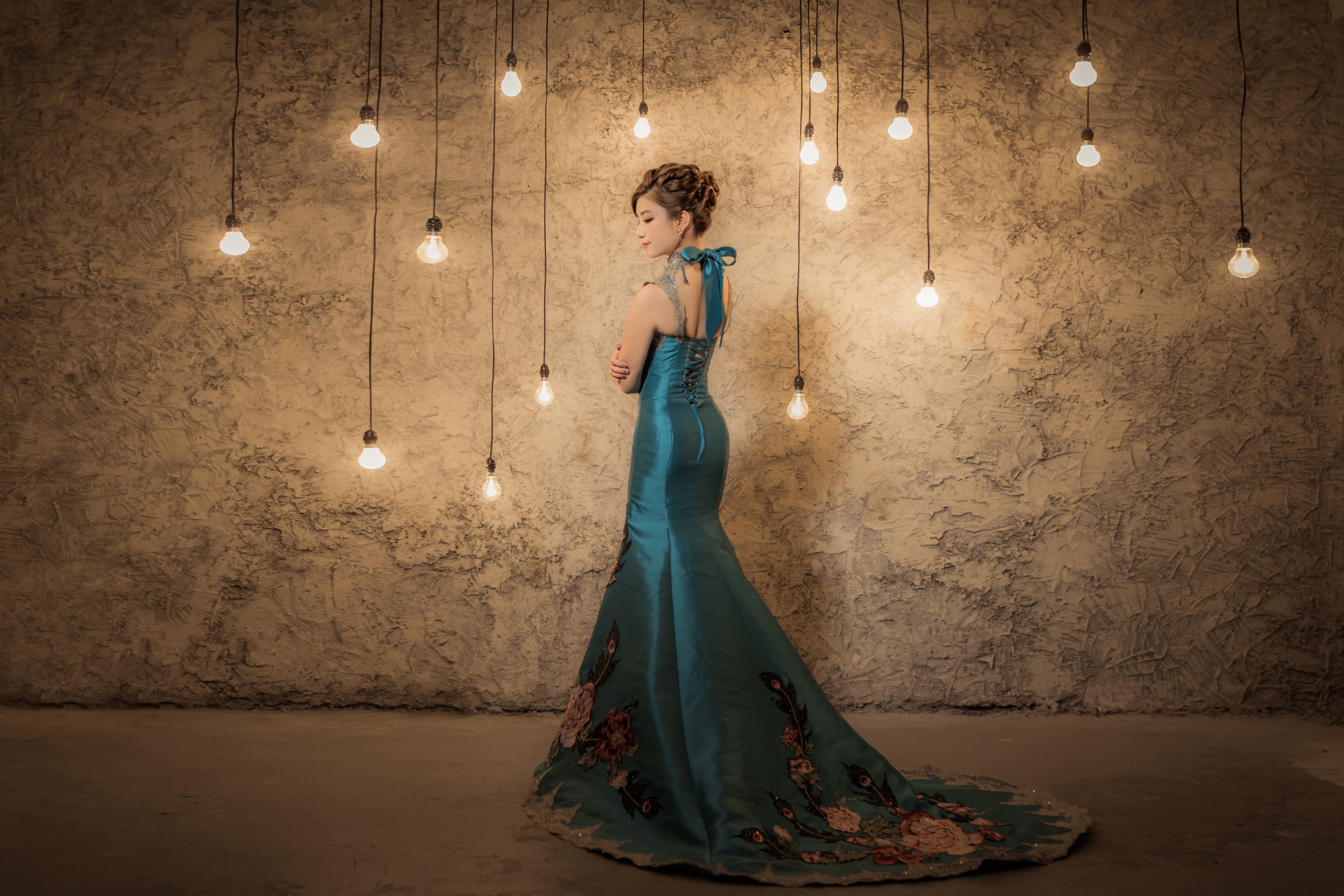 beauty, beautiful people, elegance, chinese, illuminated, decoration, hairstyle, back view, one person, beautiful woman, wearing, full length, bride, decor, HD Wallpaper