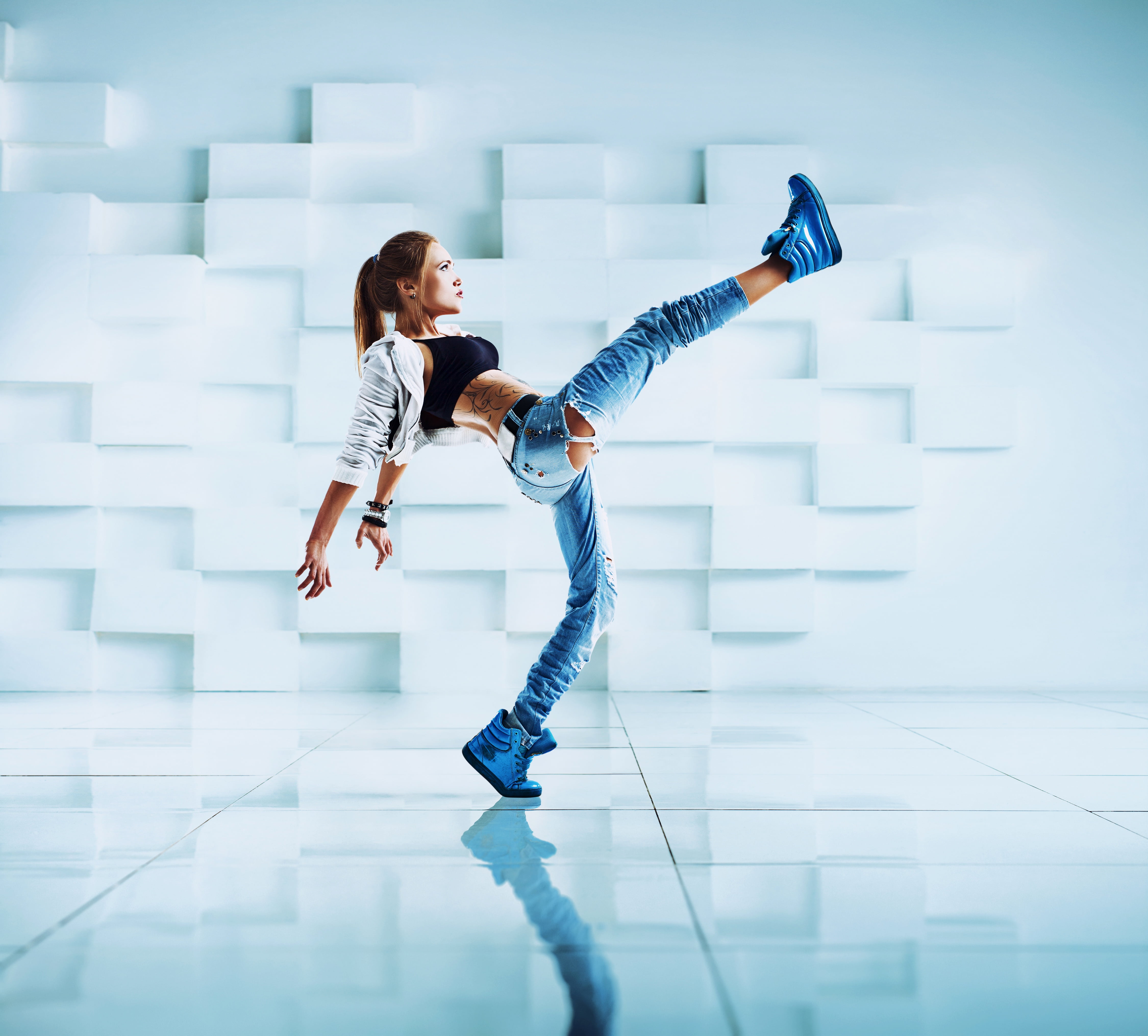 motion, brown hair, mid-air, side view, architecture, real people, leisure activity, tattoo, young adult, full length, human limb, jacket, 4K, lifestyles, HD Wallpaper