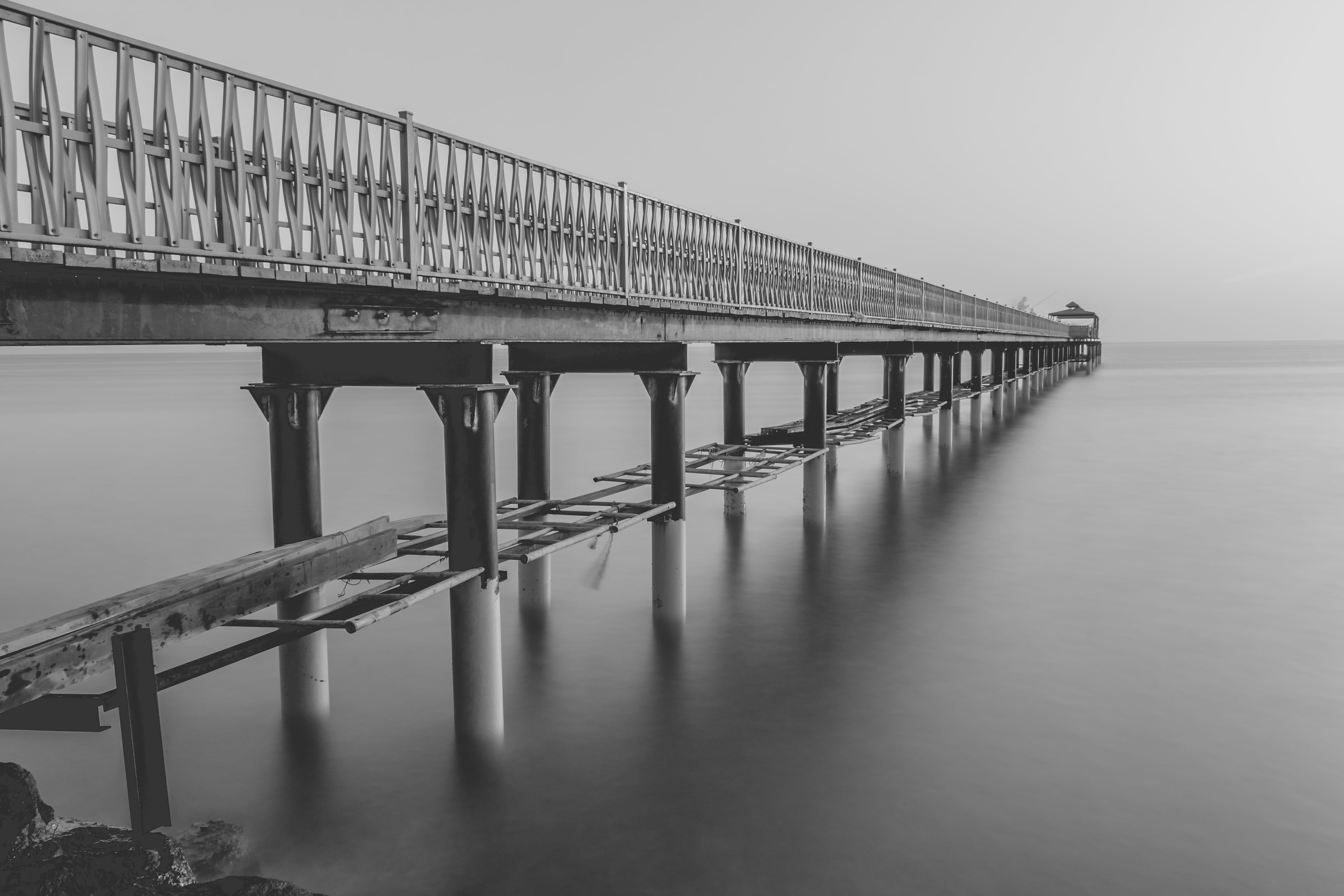 tokina, 4K, beach, seascape, kuwait, longexposure, IMG, landscape, blackandwhite, photo, pier, bridge - Man Made Structure, bride, grayscale, HD Wallpaper
