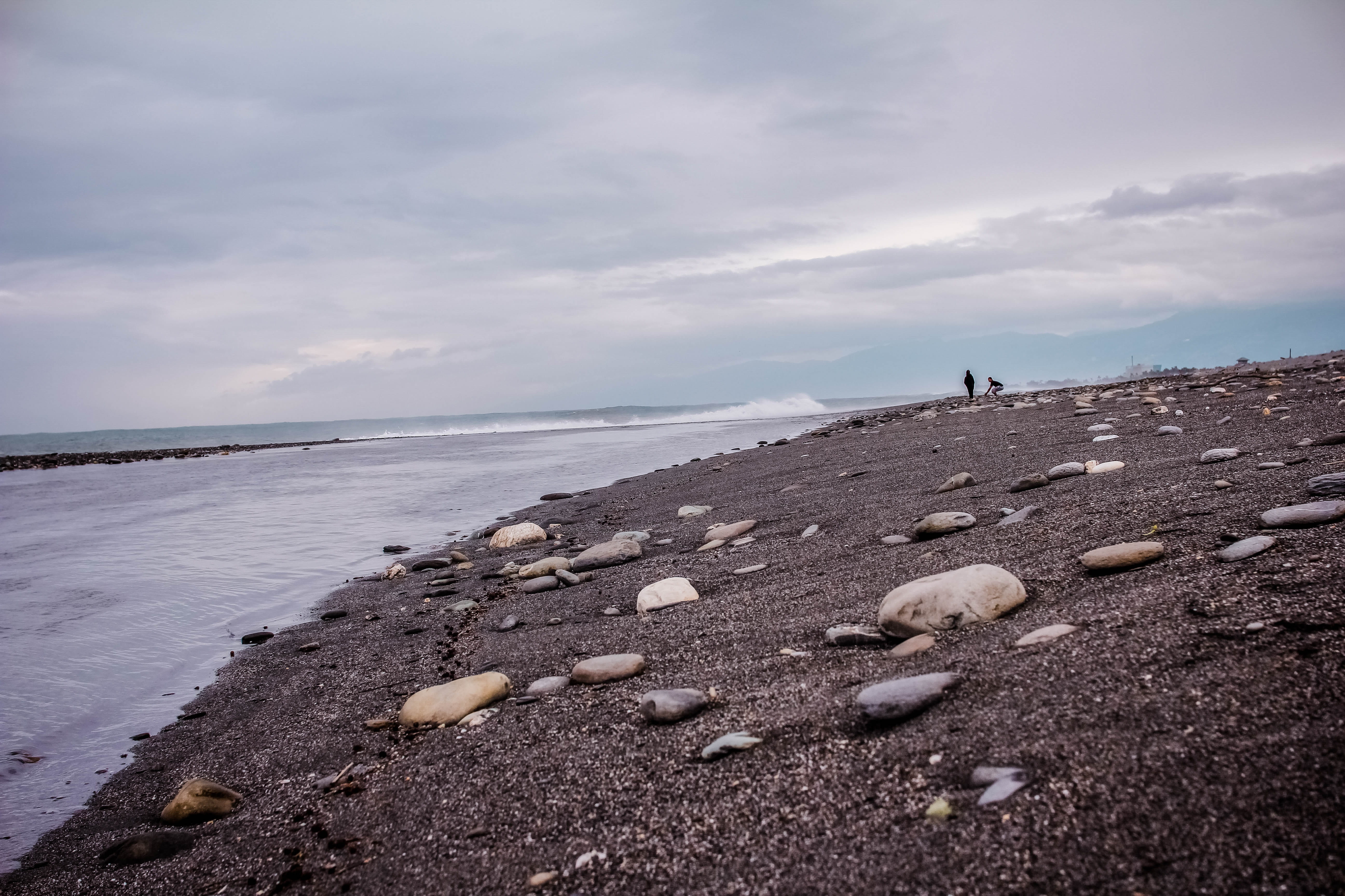 beach, scenics - nature, water, pebble, tranquility, 5K, tranquil scene, taitung county, taiwan, solid, rock - object, beauty in nature, non-urban scene, HD Wallpaper