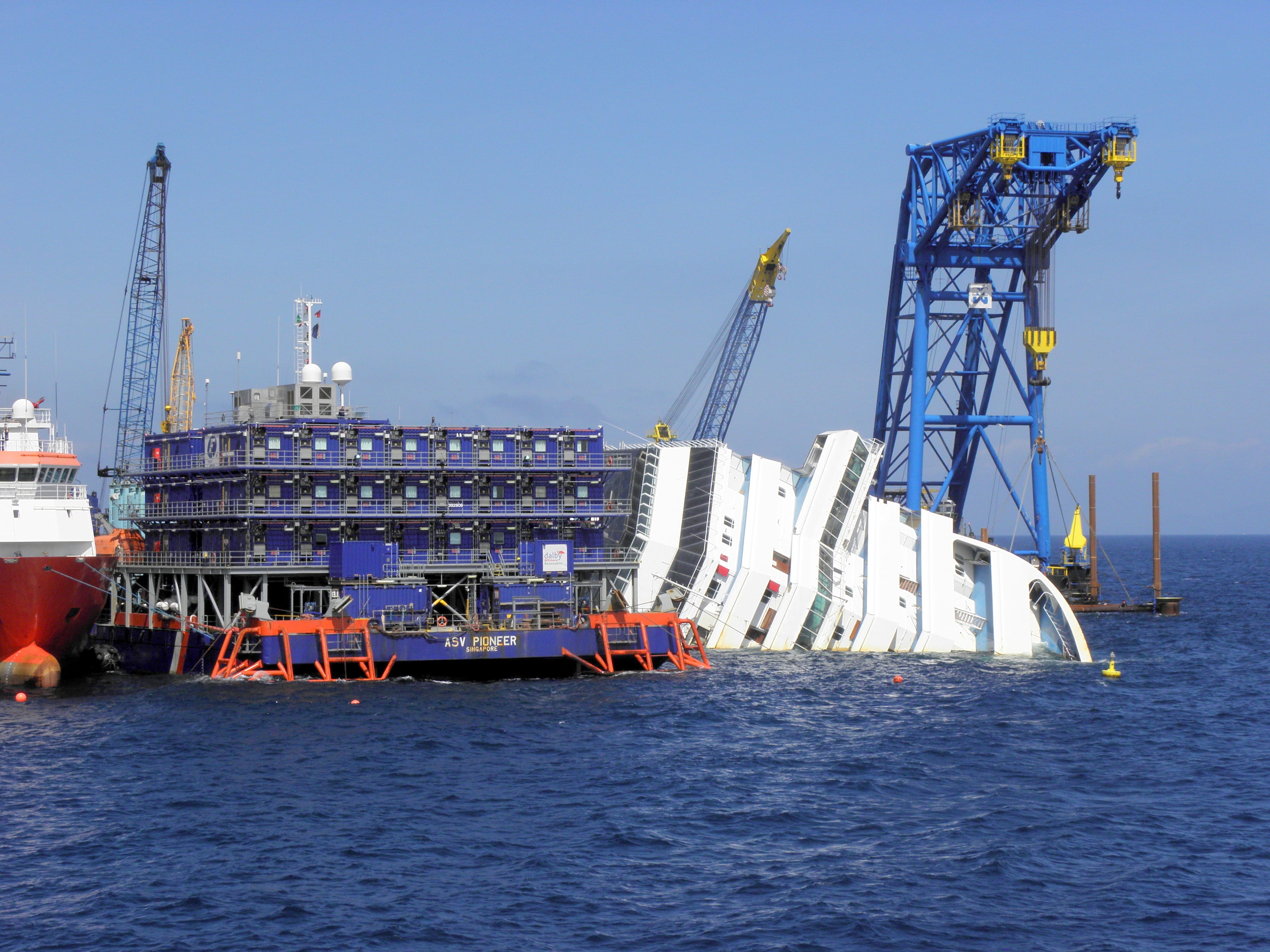 machinery, nature, salvage, island, architecture, built structure, clear sky, business, freight transportation, harbor, costa concordia, 4K, sea, no people, HD Wallpaper