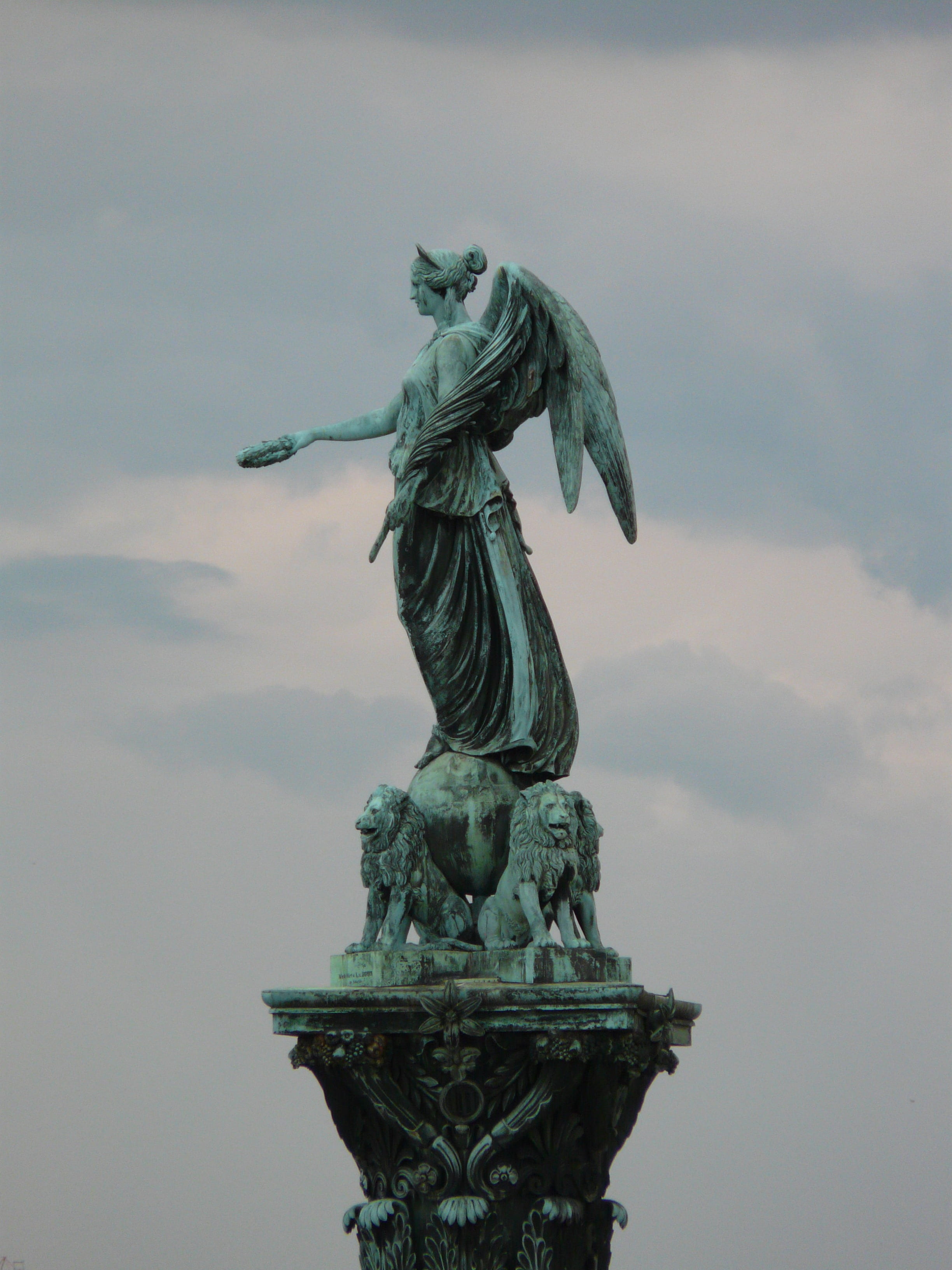 day, bronze statue, schlossplatzfest, lions, travel, low angle view, architecture, tourism, cloud - sky, no people, figure, woman, goddess, goddess concordia, Phone HD Wallpaper