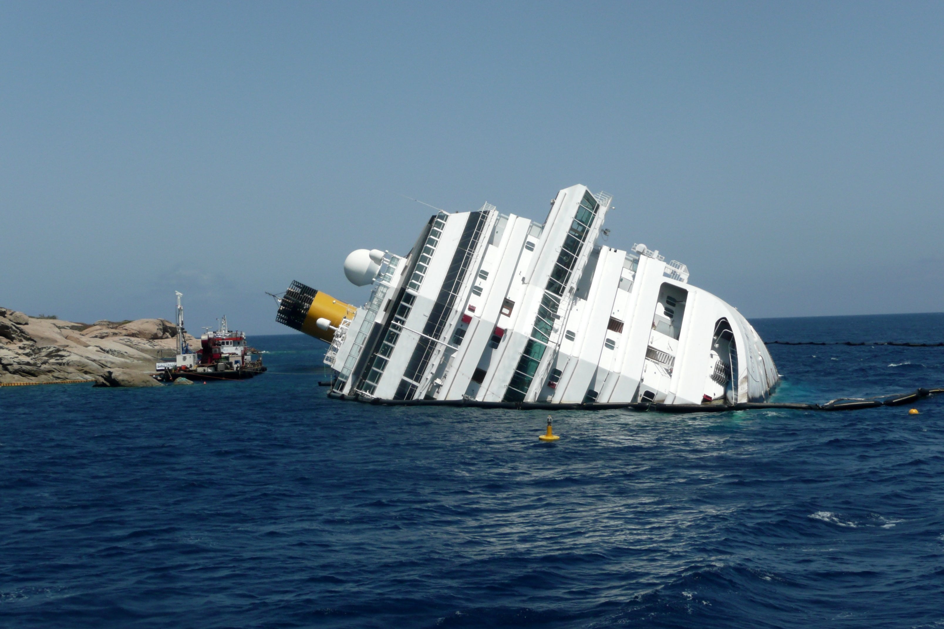 luxury, architecture, body, great, accident water, outdoors, island lily, cruise ship, blue, waterfront, day, clear sky, copy space, ship, shipwreck, mode of transportation, HD Wallpaper