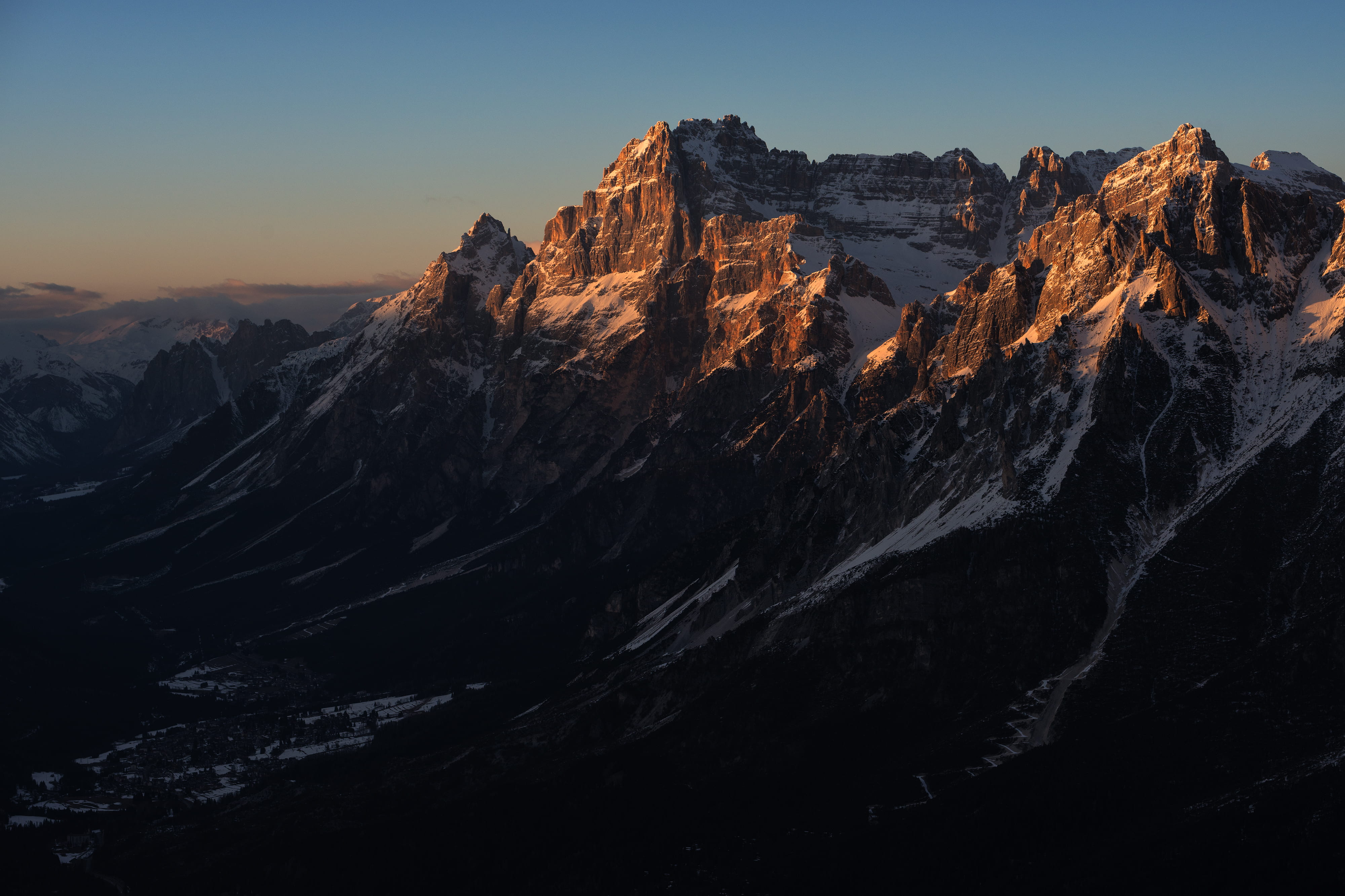 photography, 4K, mountains, travel destinations, outdoors, landscape, rock, nature, no people, formation, mountain peak, summit, scenics - nature, solid, HD Wallpaper