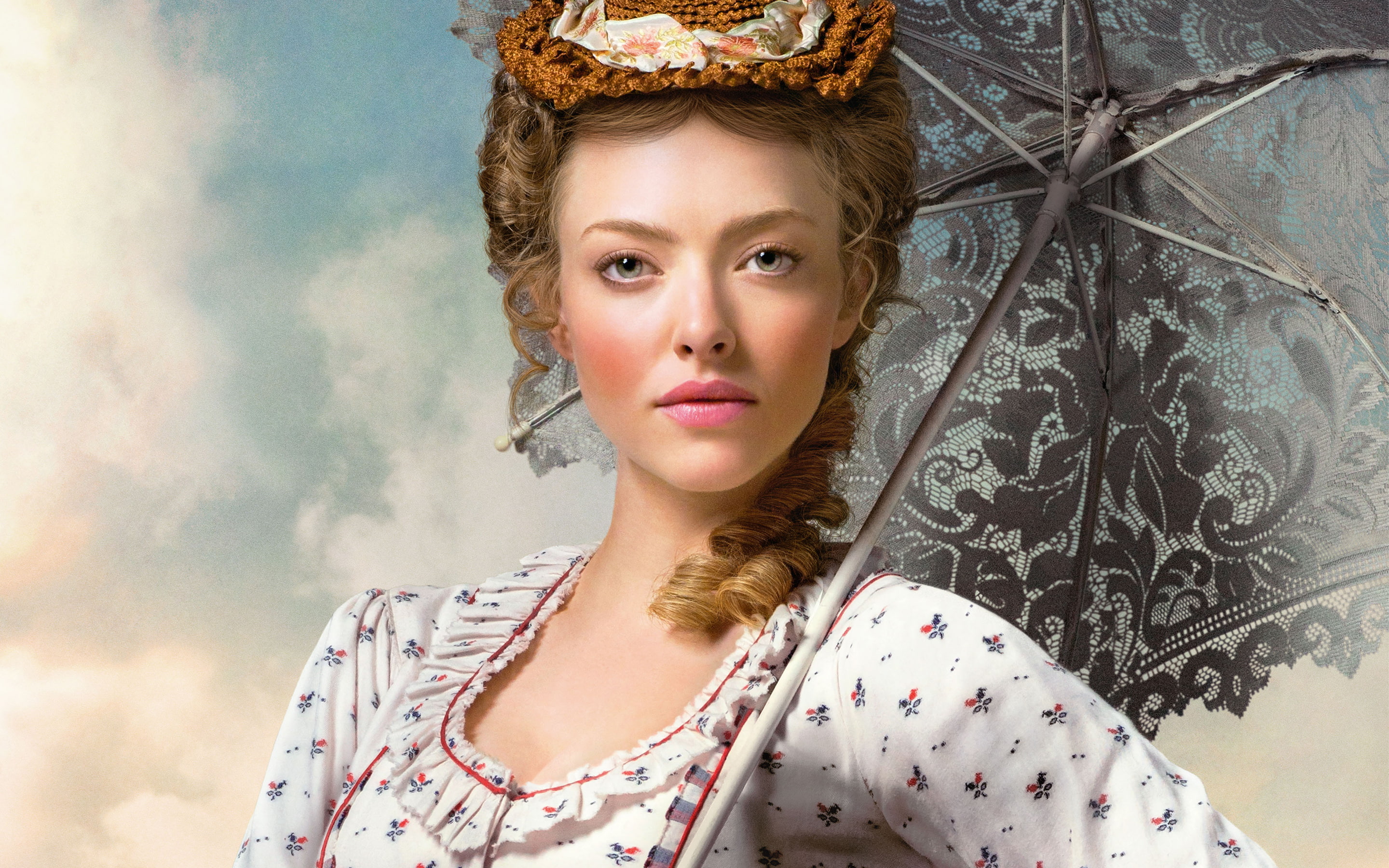 seyfried, amanda, scoop, s, ama, neck, west, dress, ways, women, million, 2K, white, die, HD Wallpaper