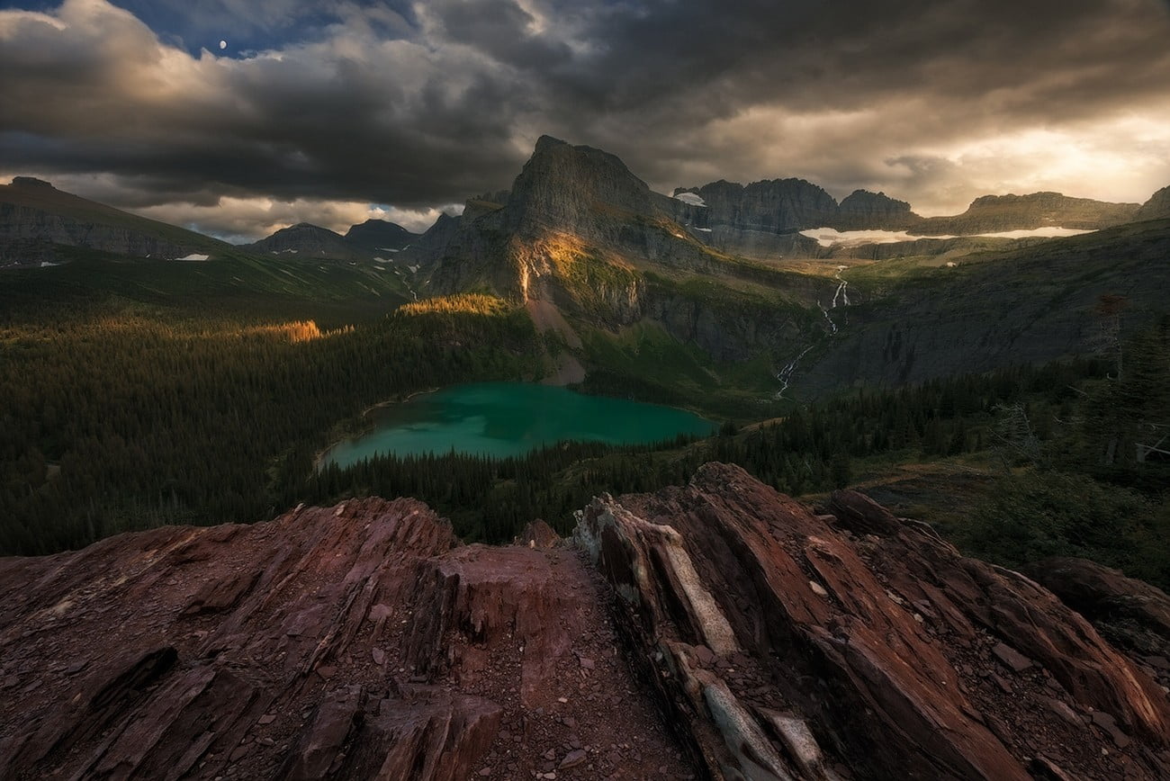 rock, forest, no people, lake, 720P, clouds, mountains, tree, green, solid, beauty in nature, environment, landscape, Montana, sunlight, formation, non-urban scene, HD Wallpaper