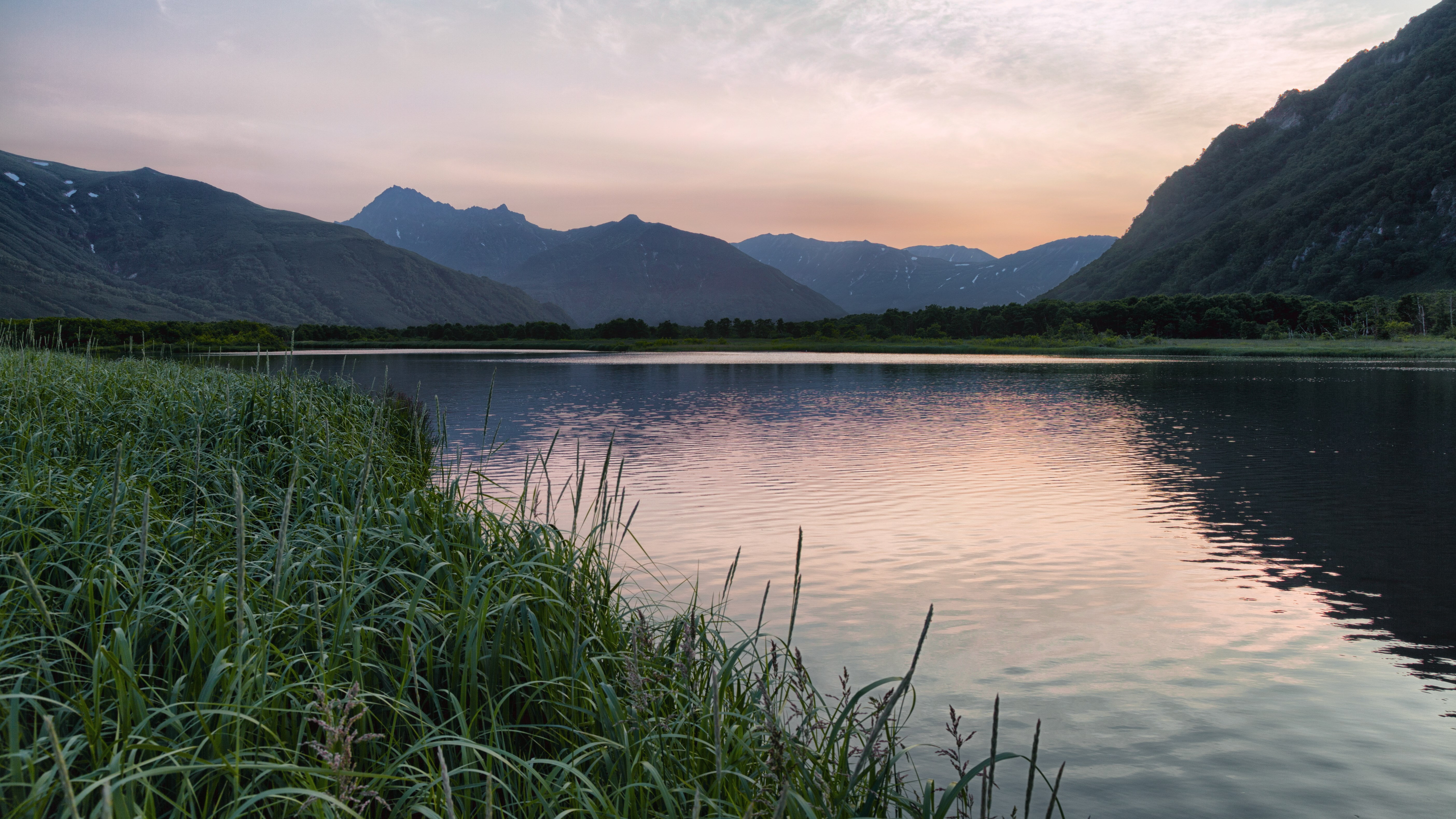 grass, non-urban scene, kamchatka mountain lake, idyllic, tranquility, beauty in nature, growth, tranquil scene, mountain range, plant, scenics - nature, HD Wallpaper