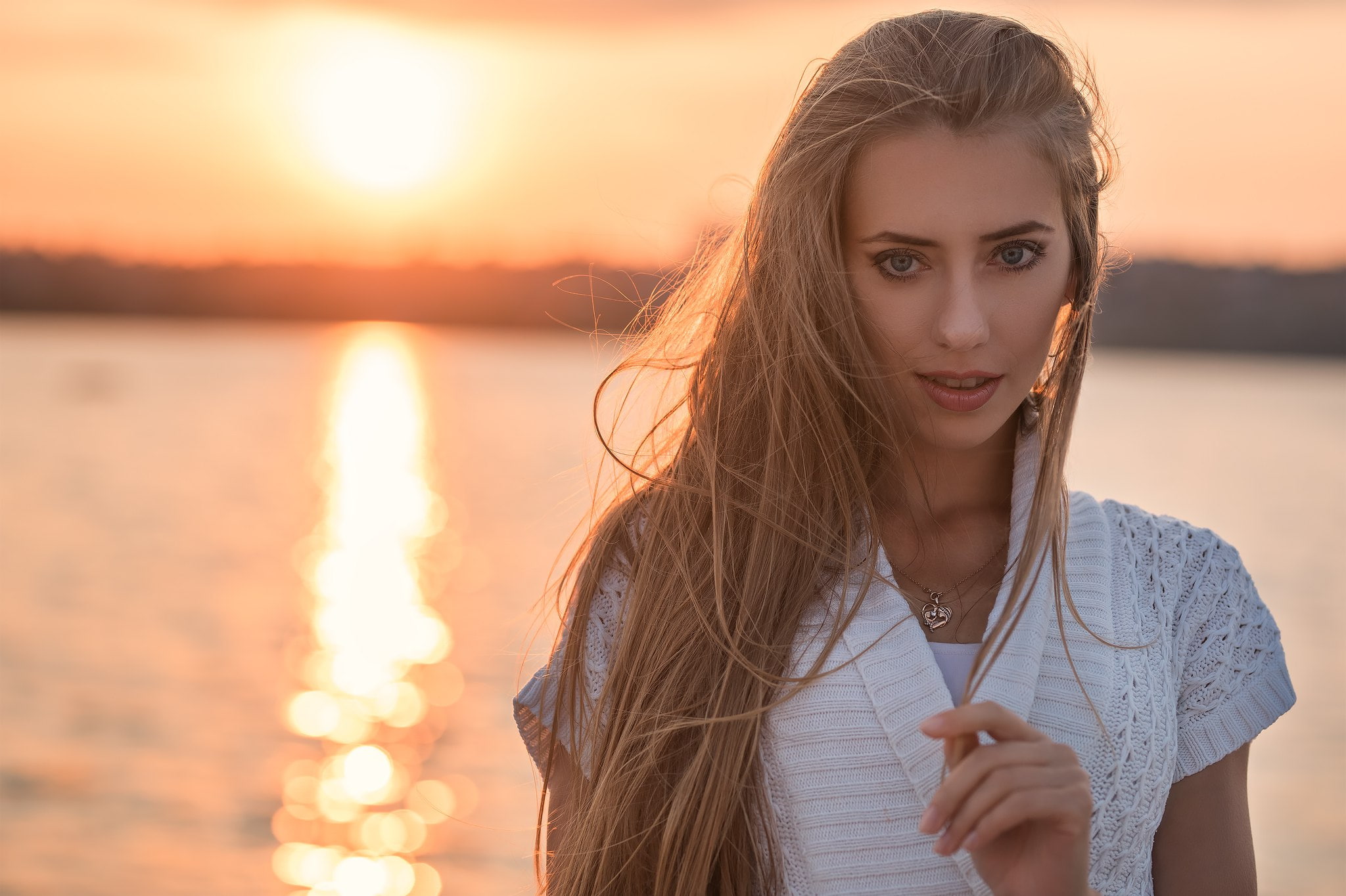 teenager, hairstyle, Dmitry Shulgin, focus on foreground, women, leisure activity, model, blonde, sunset, women outdoors, Victoria, hair, long hair, water, HD Wallpaper
