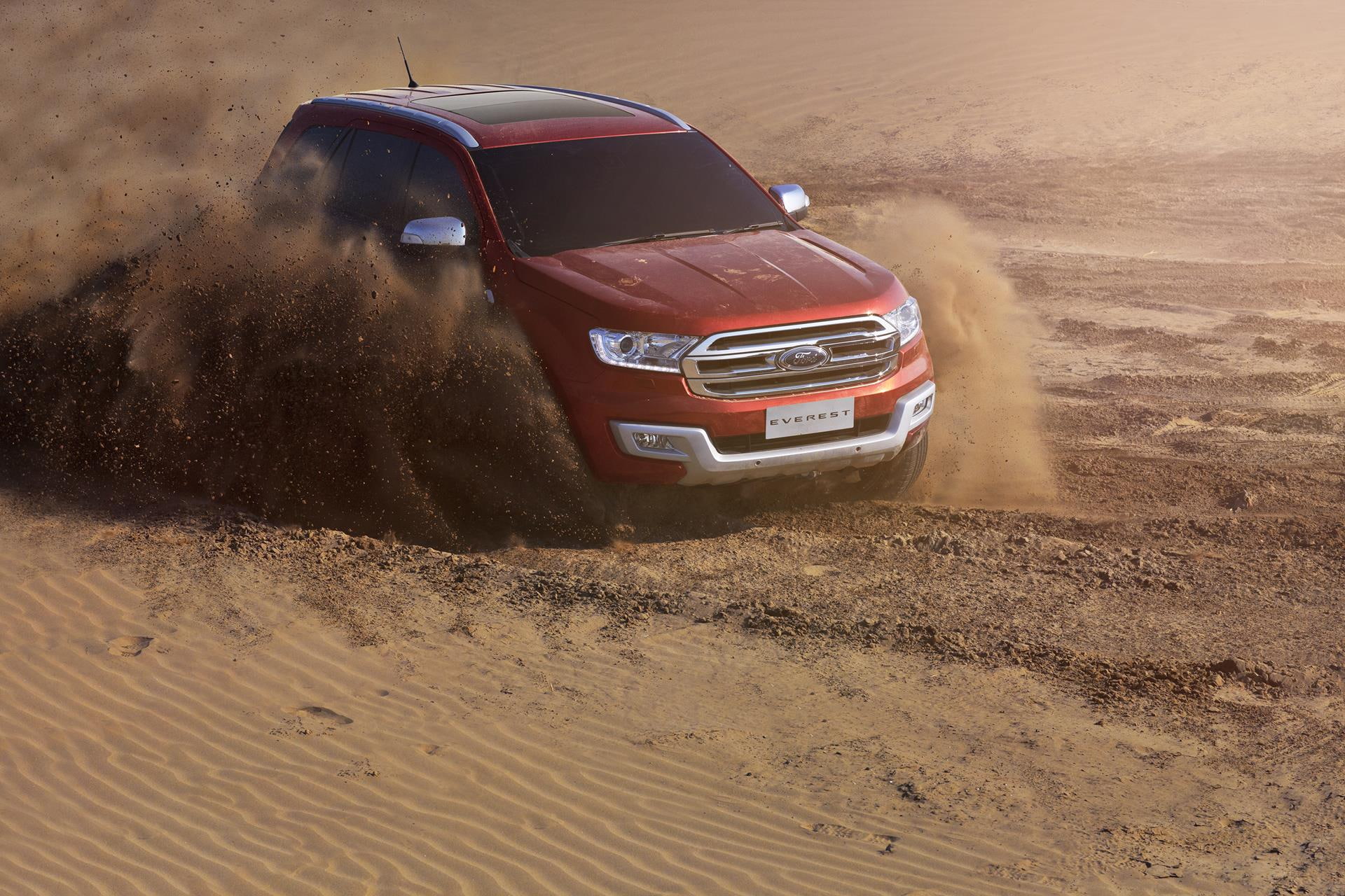 ford, 1080P, land, land vehicle, motion, mode of transportation, dust, sand, high angle view, speed, sports race, transportation, everest, sports utility vehicle, HD Wallpaper