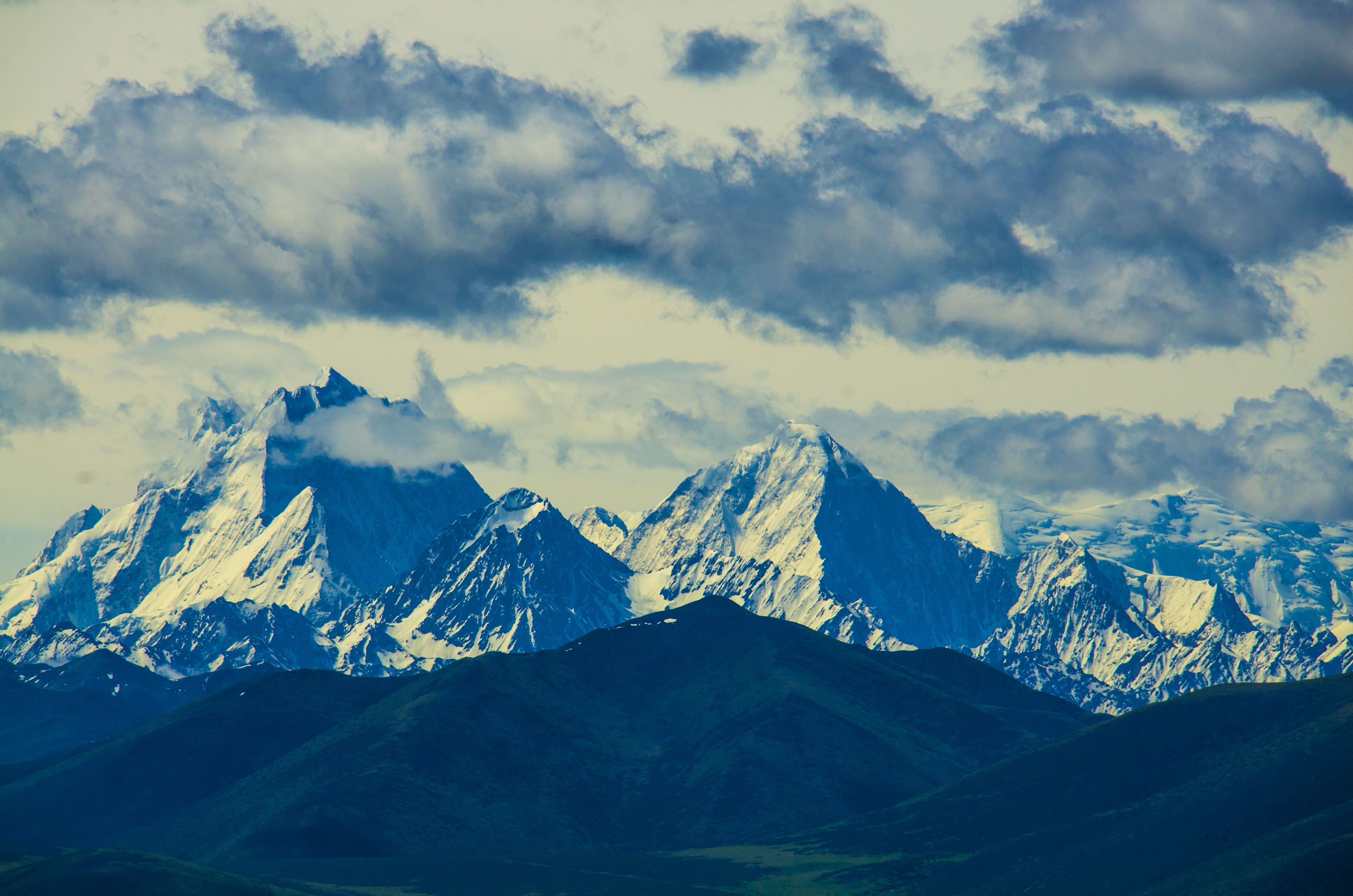 gongga snow mountain, nature, no people, scenics - nature, non-urban scene, mountain, formation, tranquility, mountain range, snow, day, mountain peak, HD Wallpaper