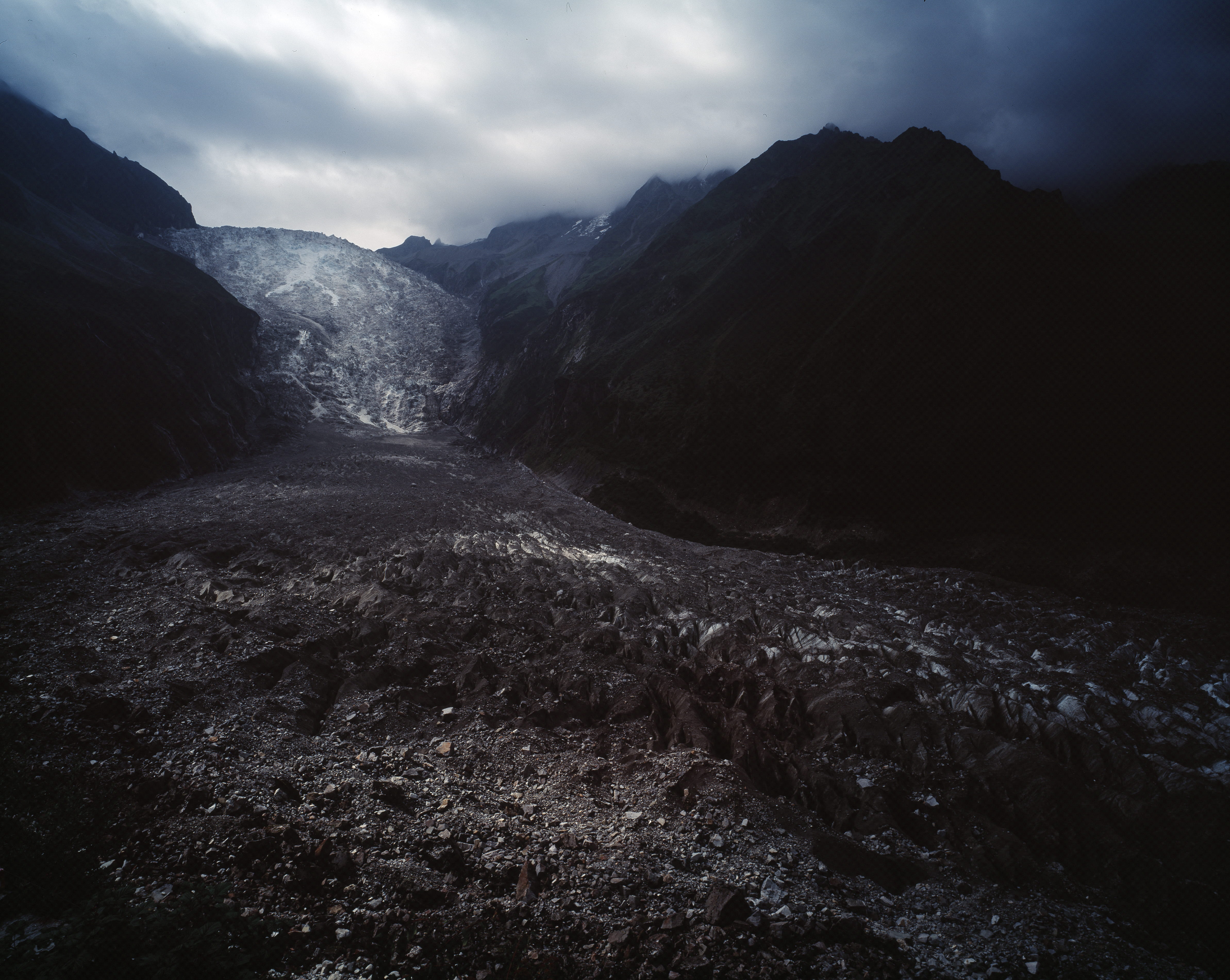 sichuan, china, cloud - sky, outdoors, 4K, mountain, no people, beauty in nature, flowing, conchs ditch glacier, tranquil scene, nature, tranquility, remote, HD Wallpaper