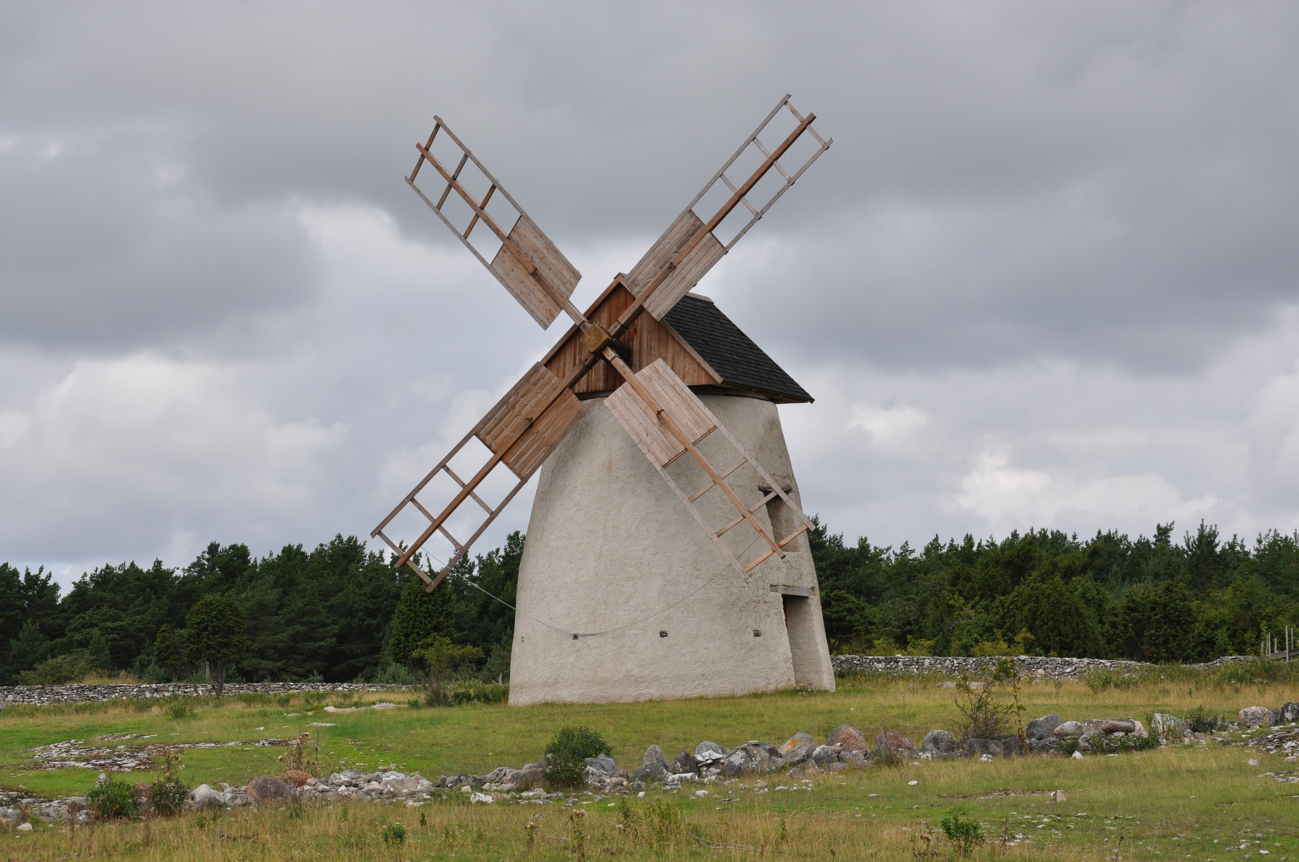traditional windmill, fuel and power generation, environment, grass, wind turbine, mill, day, wind power, no people, sky, outdoors, environmental conservation, HD Wallpaper
