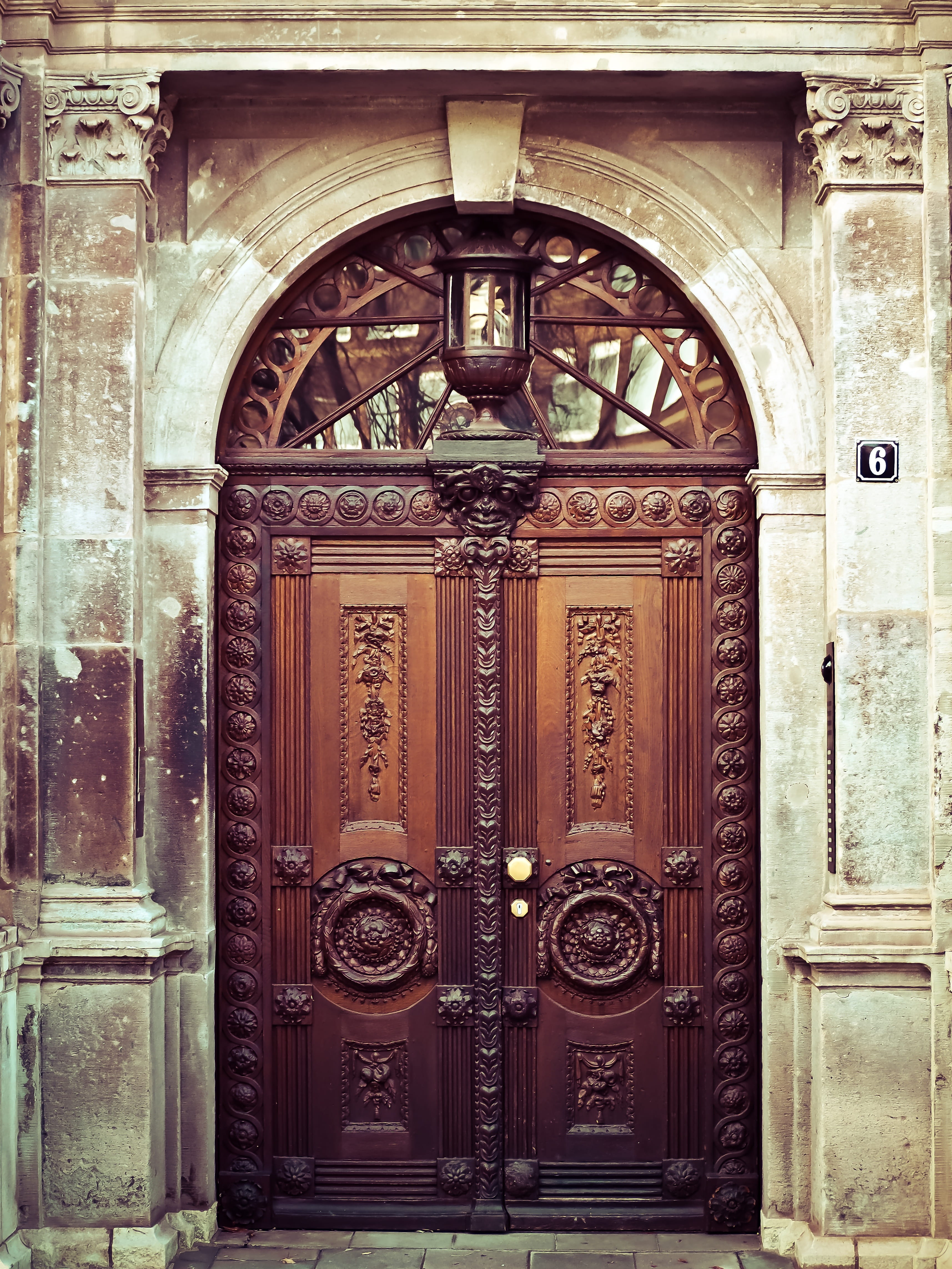 the past, brown, gate, 4K, ornament, wall, ancient, building, front door, doorknob, lock, outdoors, classic, door, ornaments, security, history, wood - material, Phone HD Wallpaper