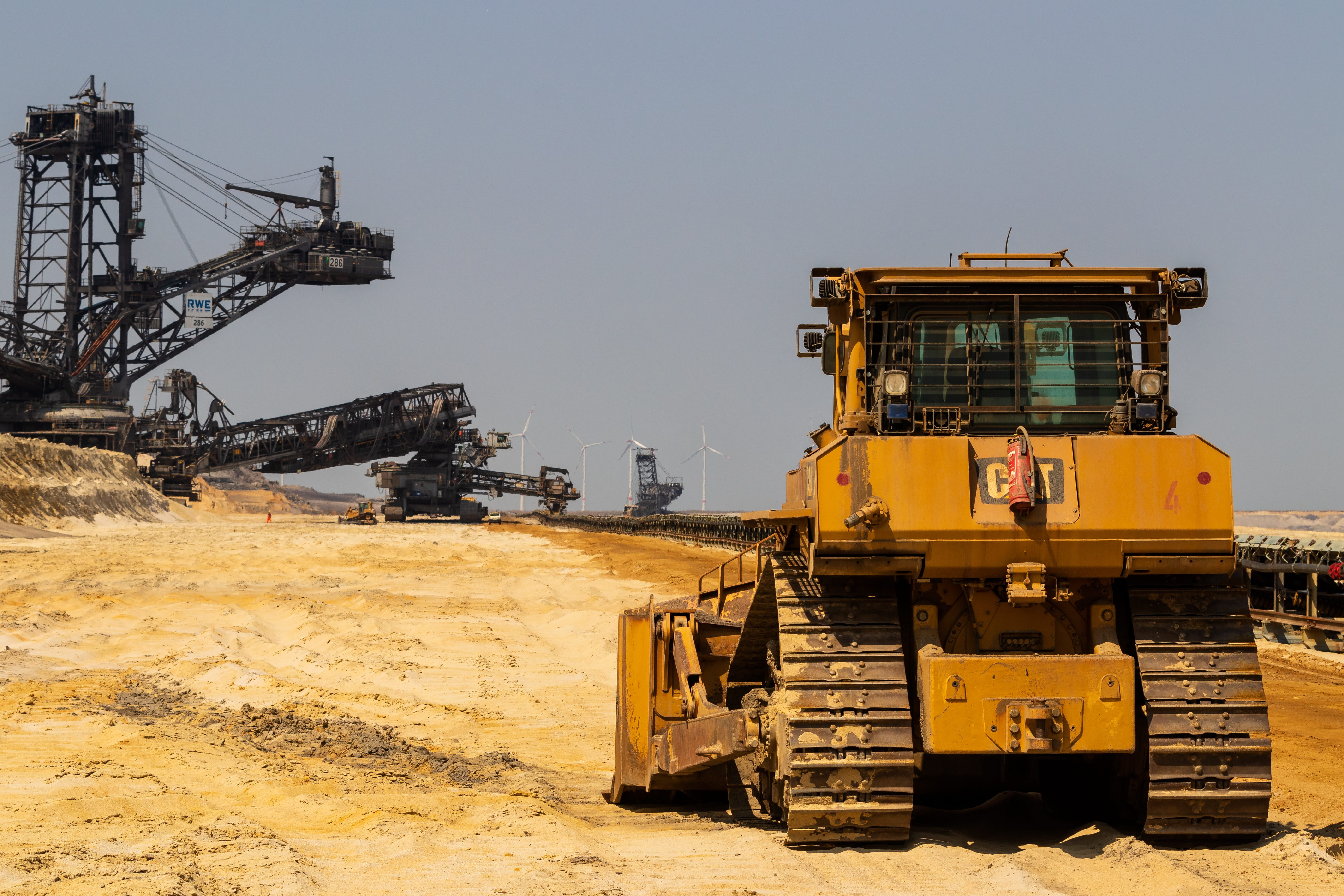 coal mining, outdoors, technology, mode of transportation, industrial plant, sky, road, construction industry, land vehicle, excavators, construction equipment, HD Wallpaper