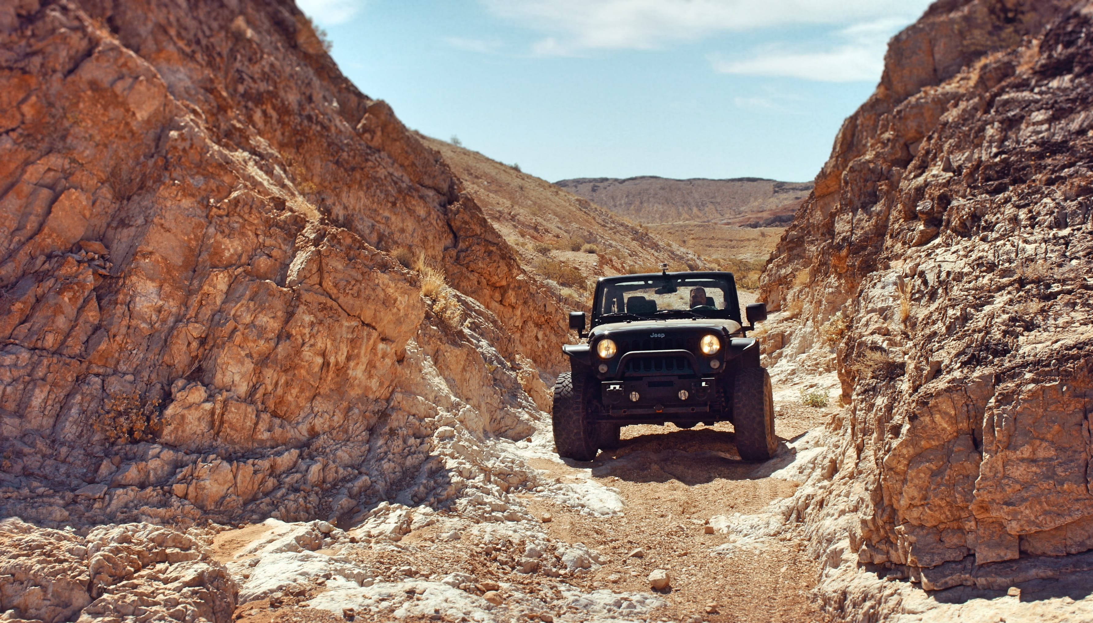 desert, outdoors, landscape, canyon, exploring, rock - object, jeep, land vehicle, travel, offroad, mode of transportation, united states, road trip, mountain range, HD Wallpaper