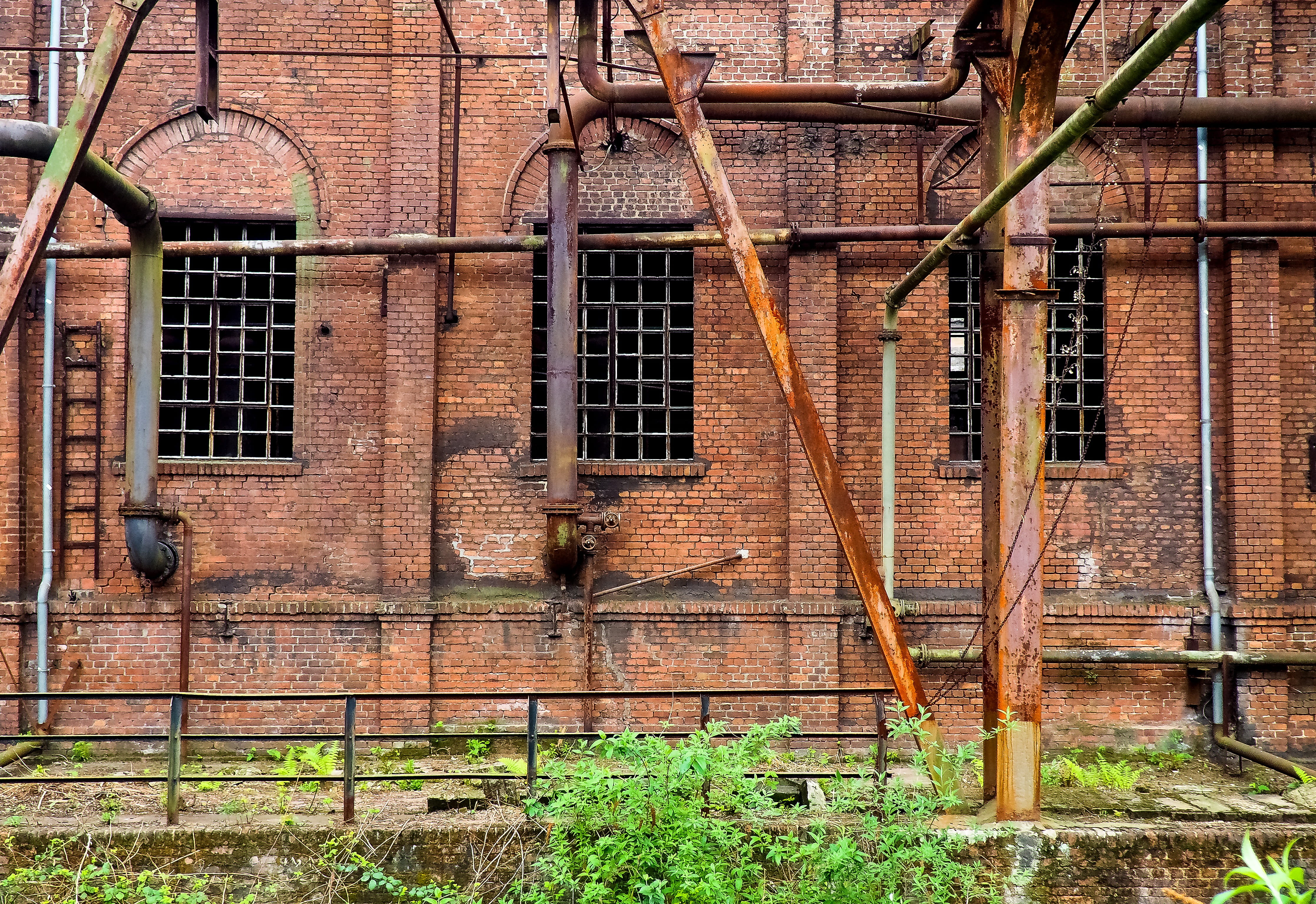 ruhr area, factory, industrial plant, protection, industrial heritage, window, steel production, day, old factory, outdoors, bricks, mill, 4K, places of interest, HD Wallpaper