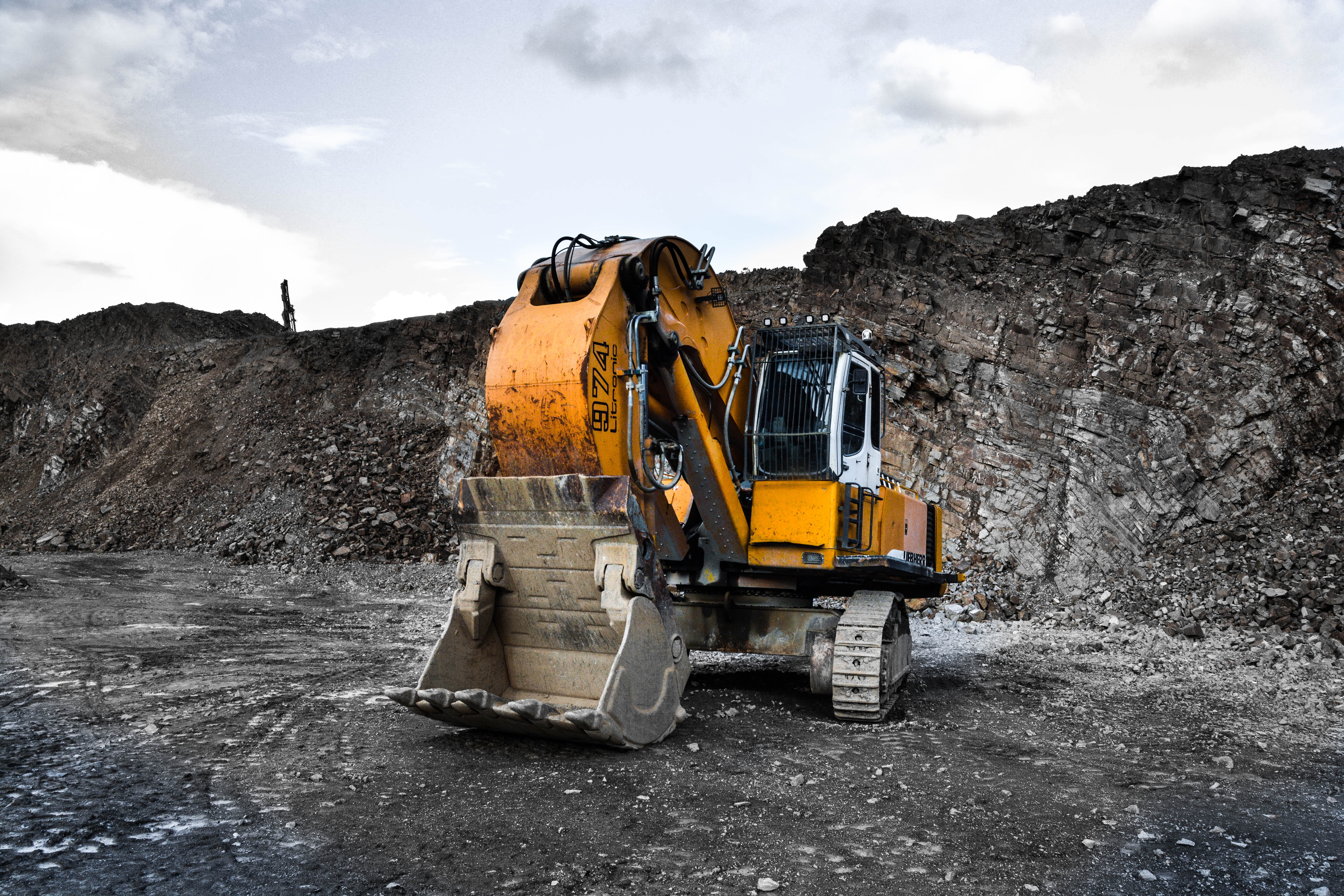 construction machinery, mining, nature, digger, bulldozer, worker, earth mover, arbeiter, black, rock, road, construction site, construction vehicle, industry, HD Wallpaper