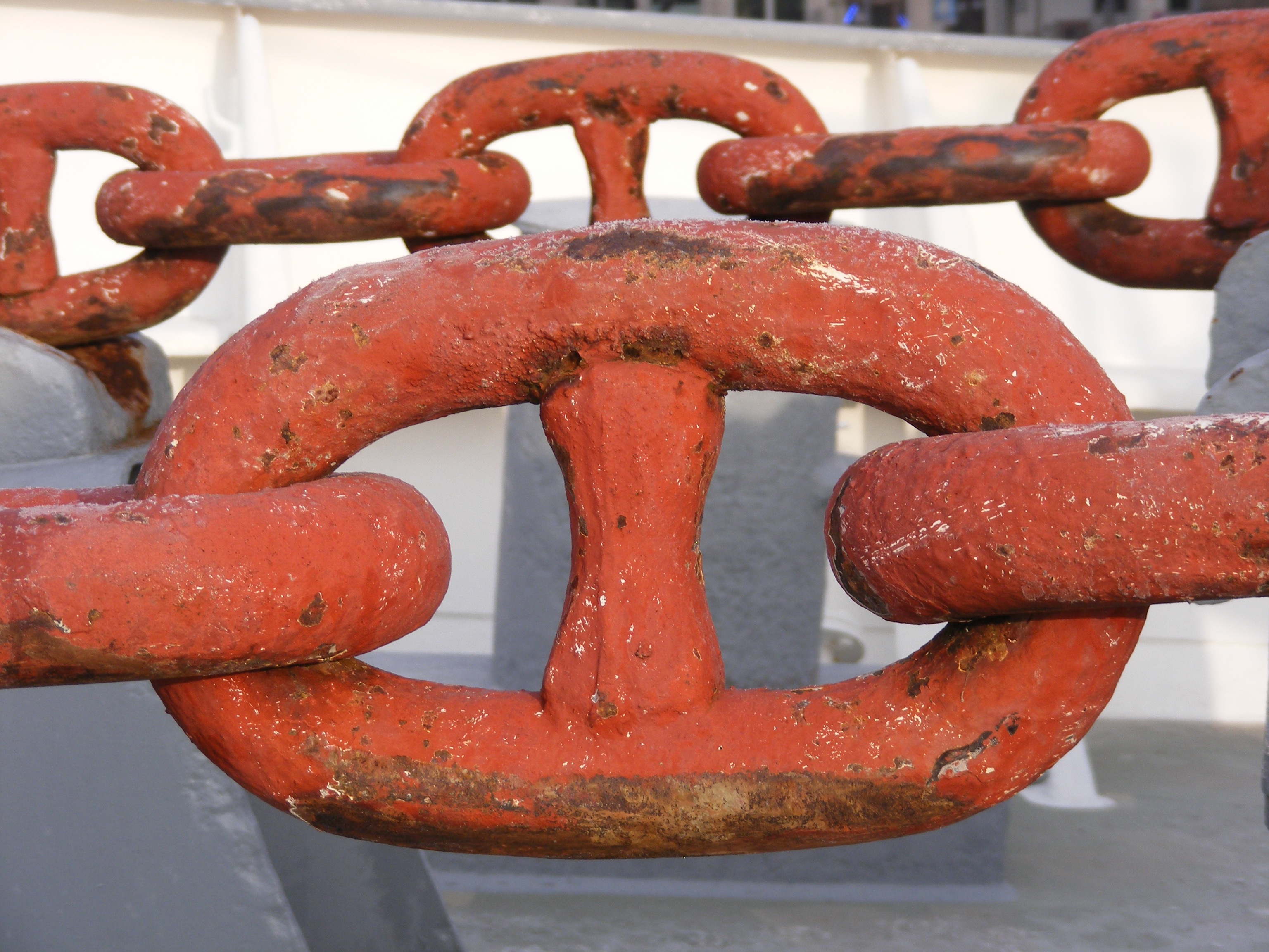 2K, nature, focus on foreground, red, drop, day, cap san diego, connection, metal, transportation, protection, iron - metal, chain, shipping, strength, HD Wallpaper