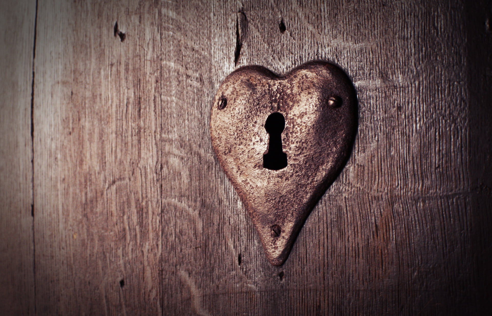 wood, closed, heart Shape, craft, romance, gray, lock, romantic, indoors, brown, structure, creativity, wood - Material, stainless, symbol, backgrounds, HD Wallpaper