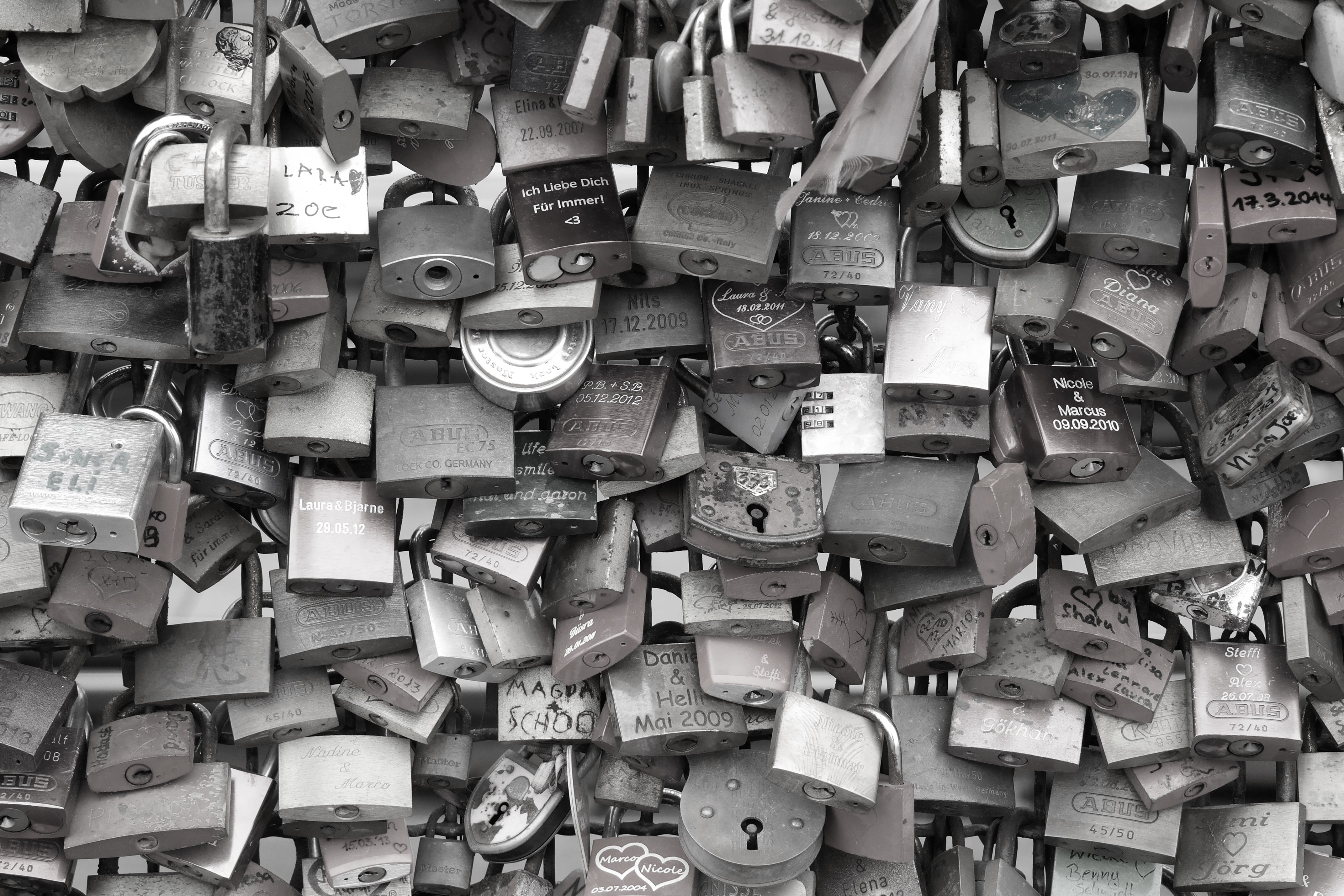 backgrounds, before, padlocks, romantic, fence, pattern, full frame, love symbol, photography, junkyard, choice, black, metal, lovelock, love, love locks, HD Wallpaper