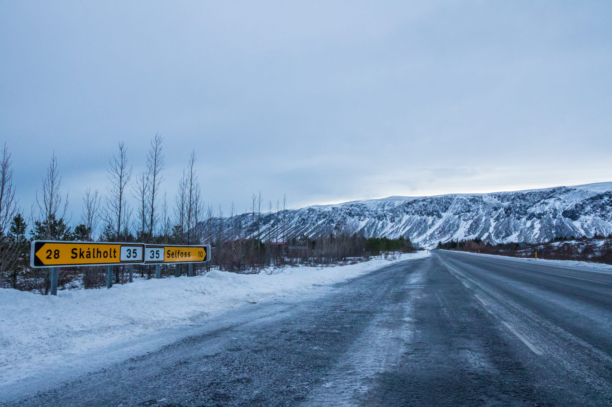 direction, scenics - nature, winter, diminishing perspective, islandia, iceland, communication, sign, road, road sign, cold temperature, transportation, HD Wallpaper