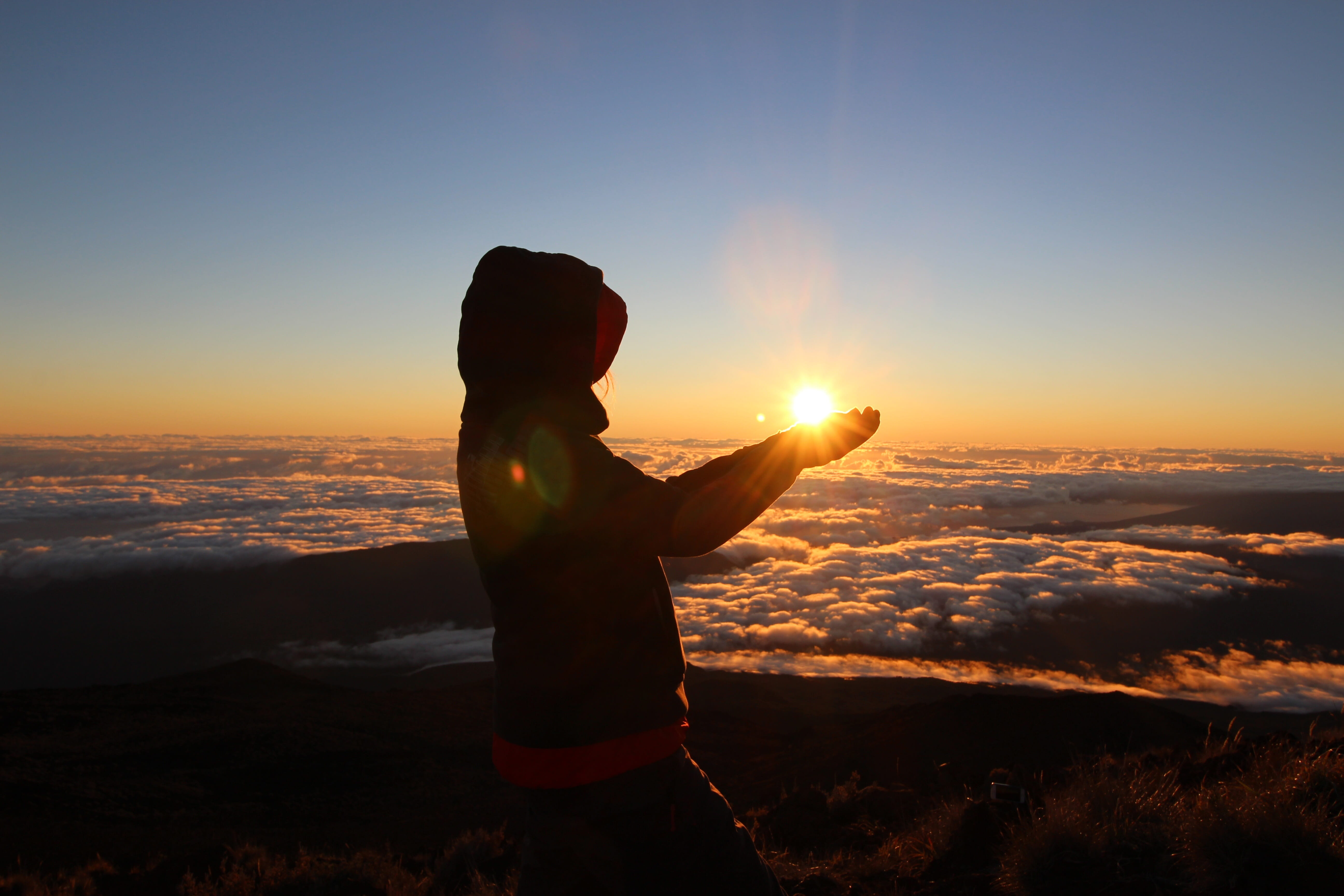 5K, landscapes, side view, travel, above the clouds, leisure activity, real people, piton de la fournaise, sunlight, sky, trip, woman, piton des neiges, HD Wallpaper