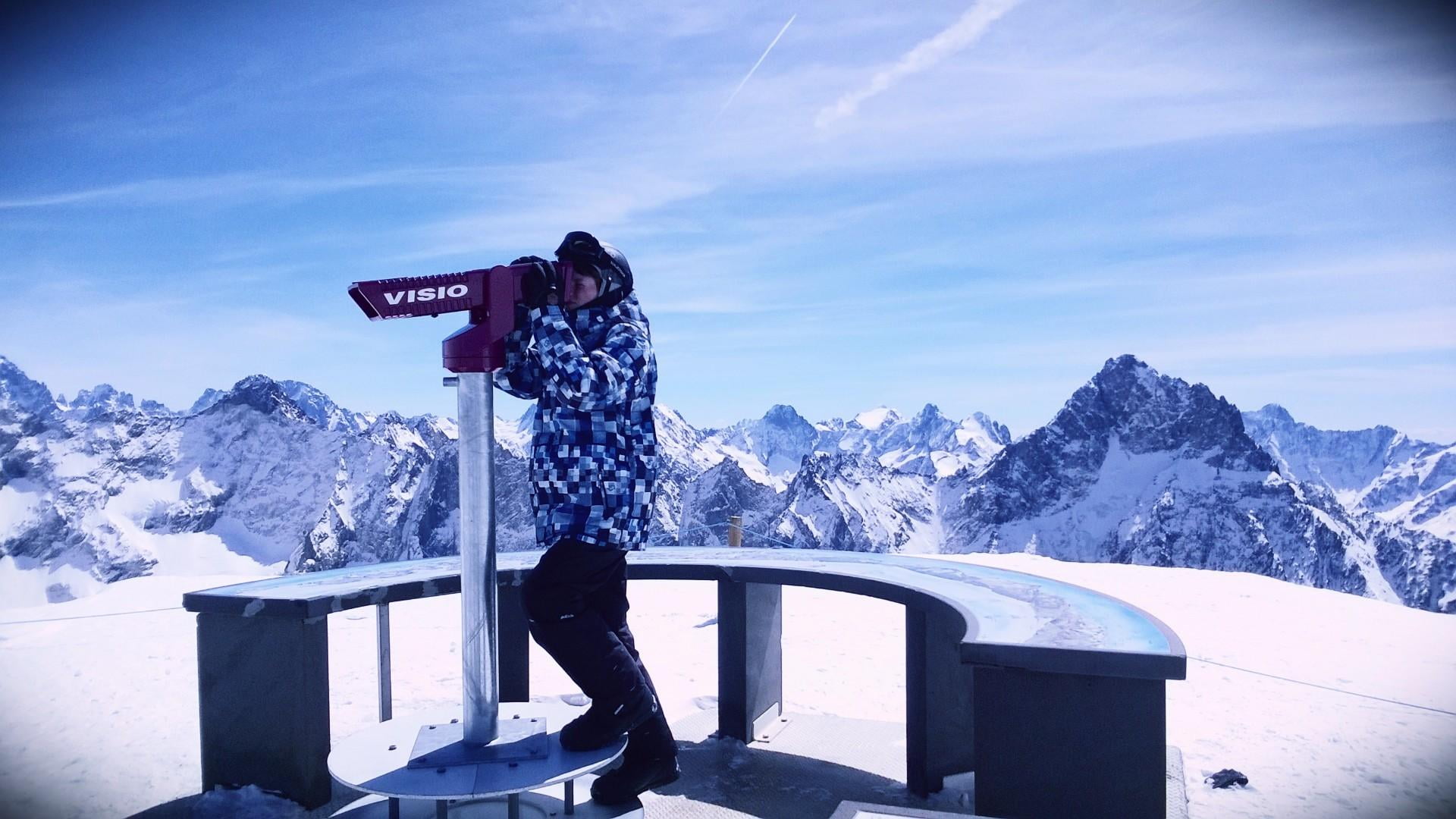 snowboard, sky, snow, warm clothing, real people, nature, hiver, beauty in nature, 1080P, cold temperature, clothing, standing, snowcapped mountain, leisure activity, HD Wallpaper
