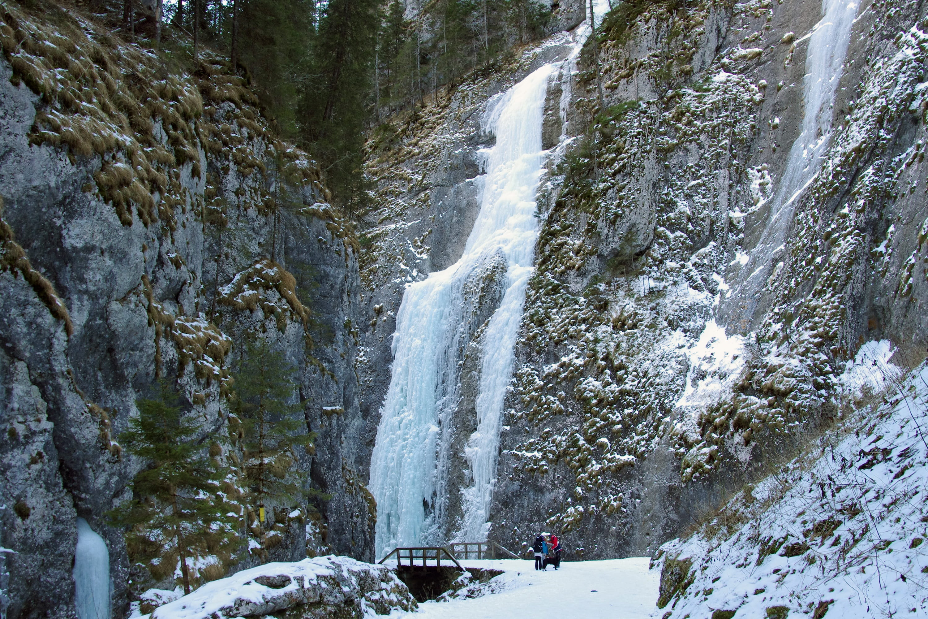 serrai di sottoguda, falling water, flowing, belluno, Serrai, solid, malga ciapela, sottoguda, white, day, flowing water, waterfall, rock formation, outdoors, HD Wallpaper