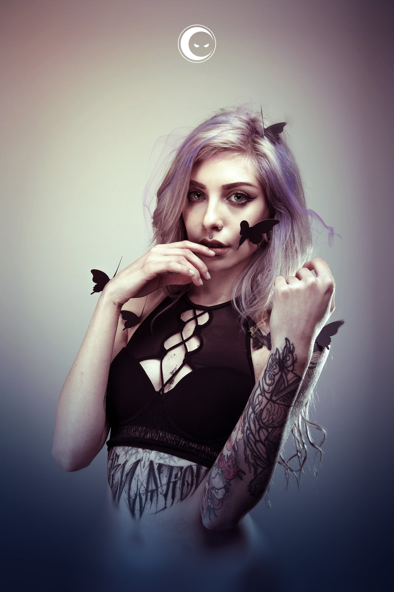 dark, indoors, make-up, portrait, fantasy, bizarre, looking at camera, beautiful woman, tattoo, adult, mystery, studio shot, Michela Navarra, beautiful people, Phone HD Wallpaper
