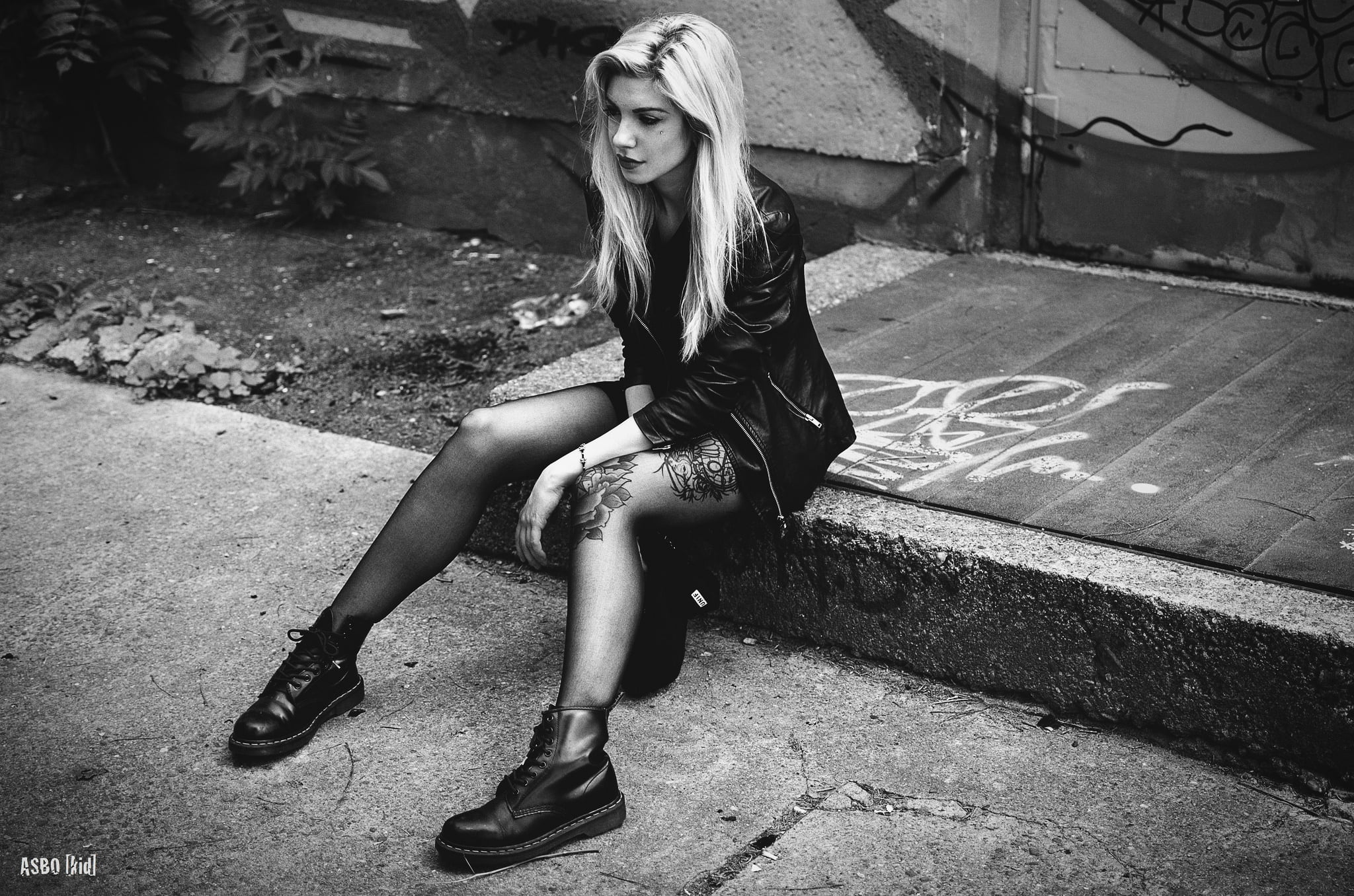 hairstyle, beautiful woman, casual clothing, outdoors, fashion, portrait, hair, long hair, 1080P, tattoo, full length, leisure activity, one person, women, HD Wallpaper