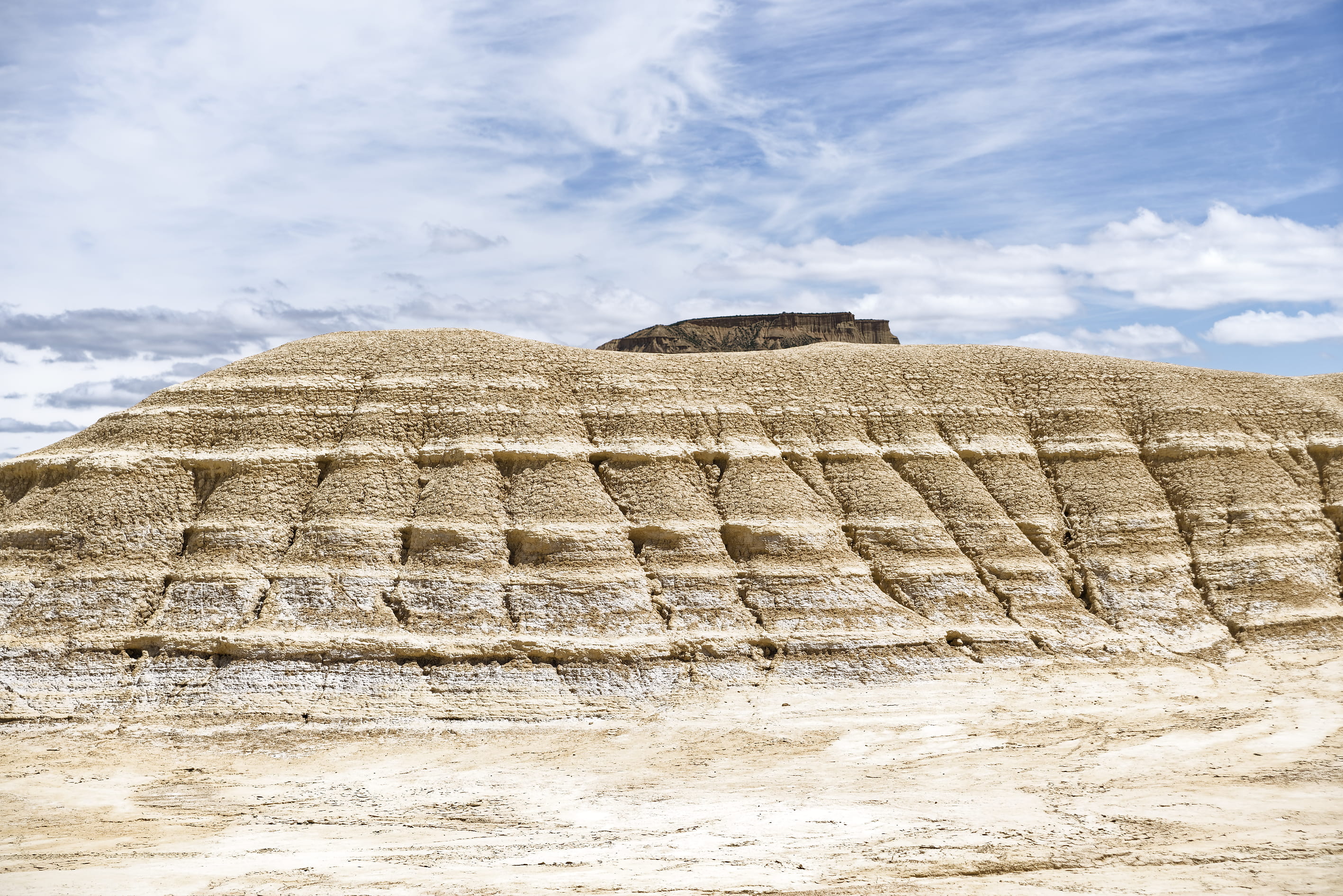2K, place of worship, tourism, built structure, the past, building, mound, architecture, low angle view, stratum, ground, old ruin, land, arid, day, countryside, HD Wallpaper