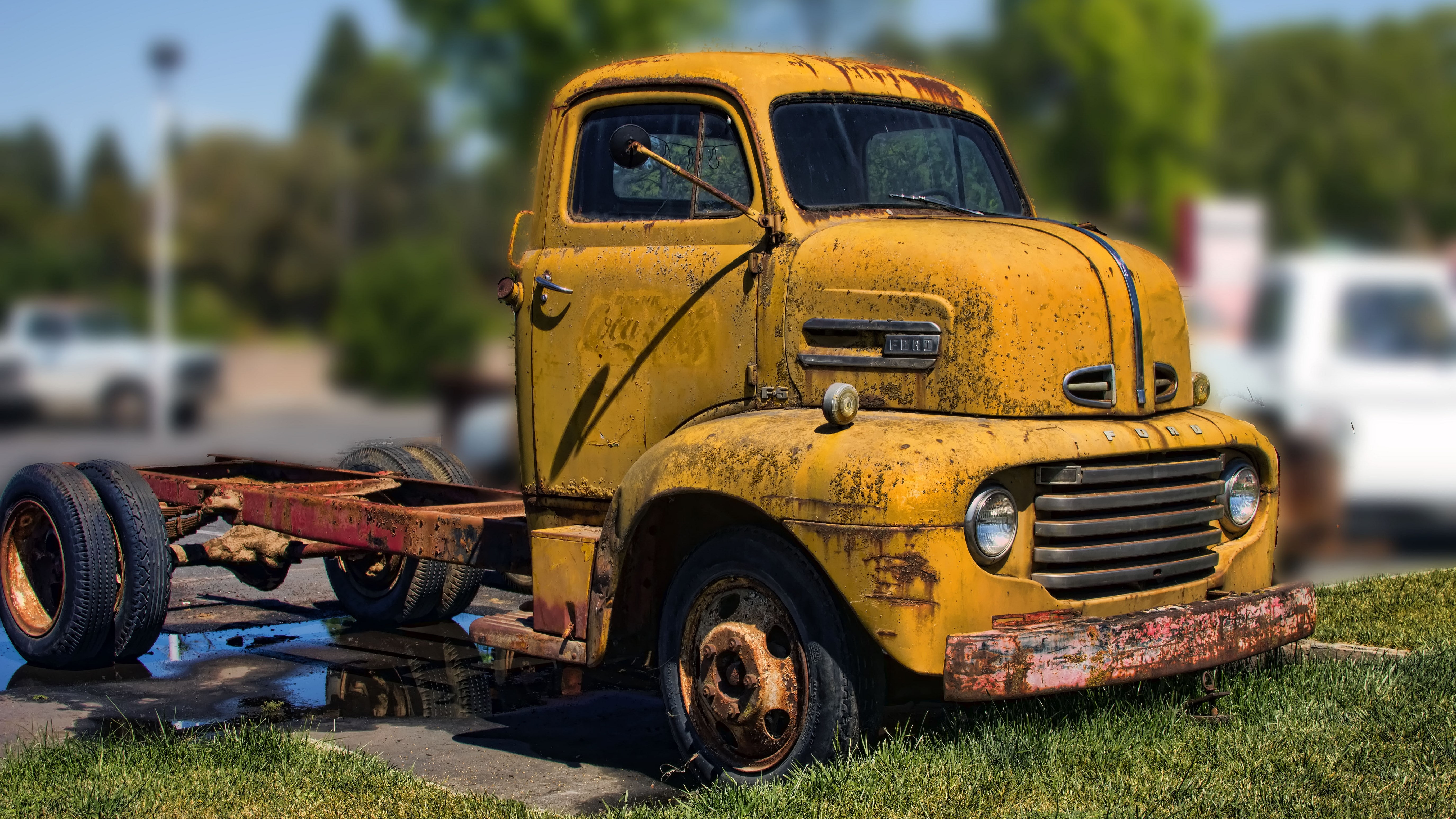 abandoned, 5K, focus on foreground, stationary, ford coe, damaged, tire, land vehicle, metal, transportation, deterioration, yellow, decline, old, run-down, HD Wallpaper
