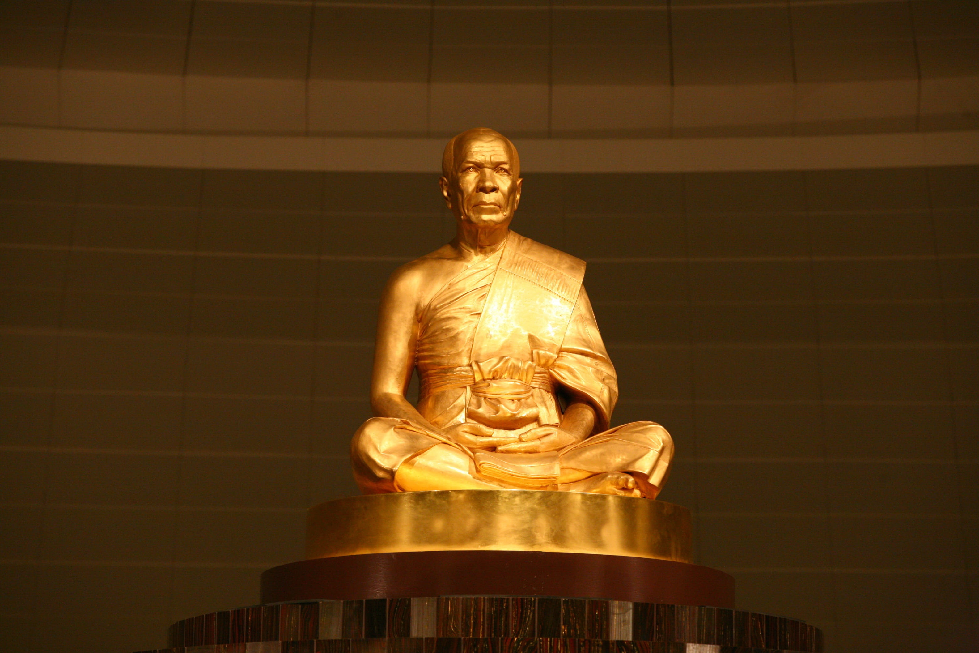 asian, male likeness, low angle view, gold colored, phramongkolthepmuni, famous Place, front view, temple, temple - Building, Monk, Statue, Buddhism, stupa, HD Wallpaper