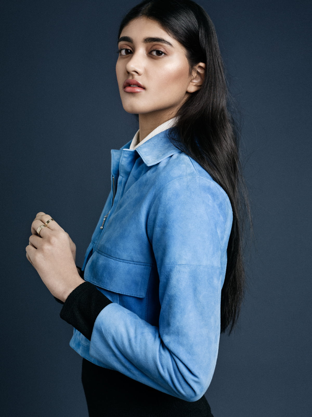model, 720P, simple background, long hair, gradient, Indian, women, brunette, Neelam Gill, Phone HD Wallpaper